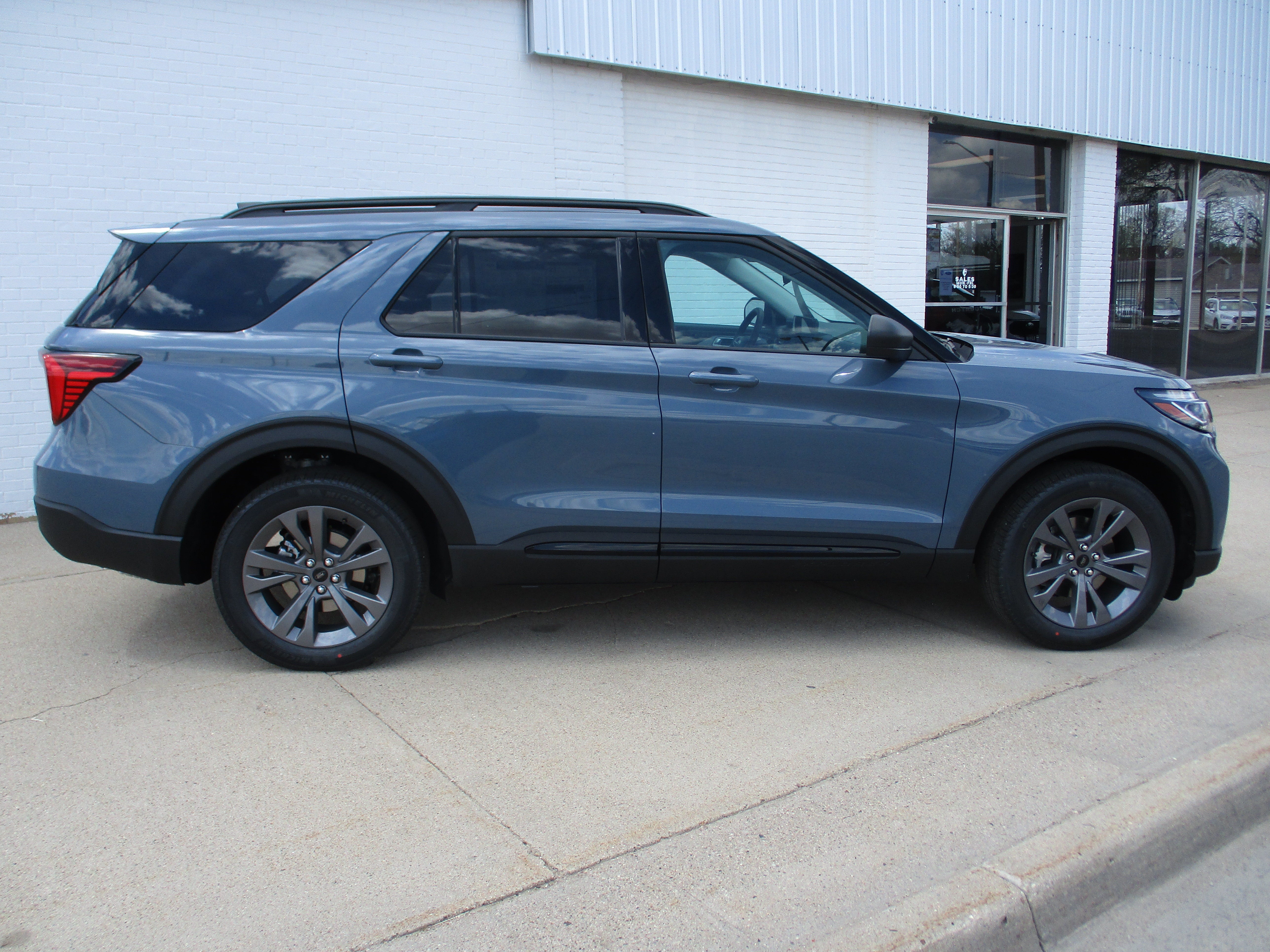2026 Ford Explorer Active w/200A Pkg