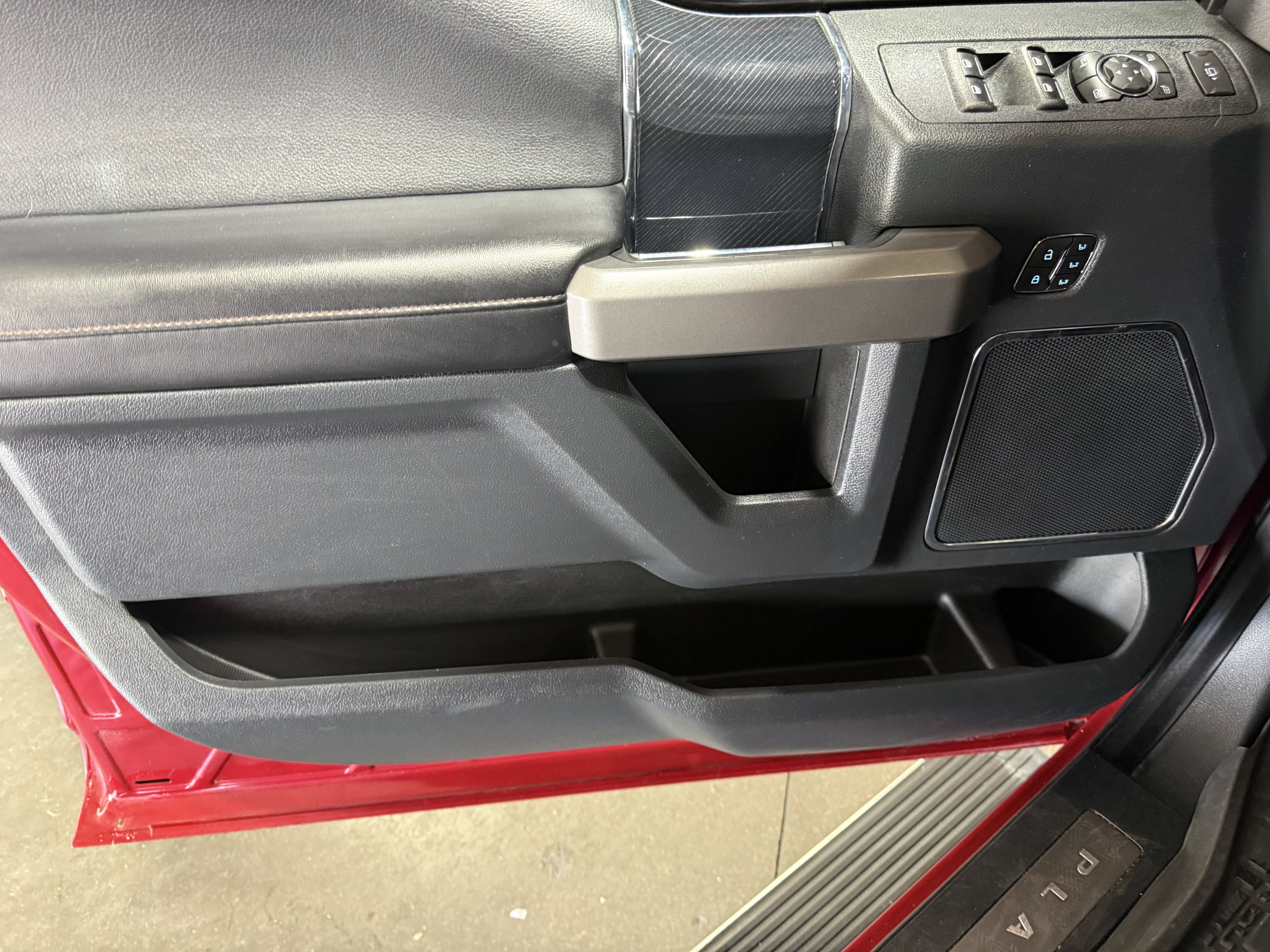 2022 Ford Super Duty F-250 SRW Plat