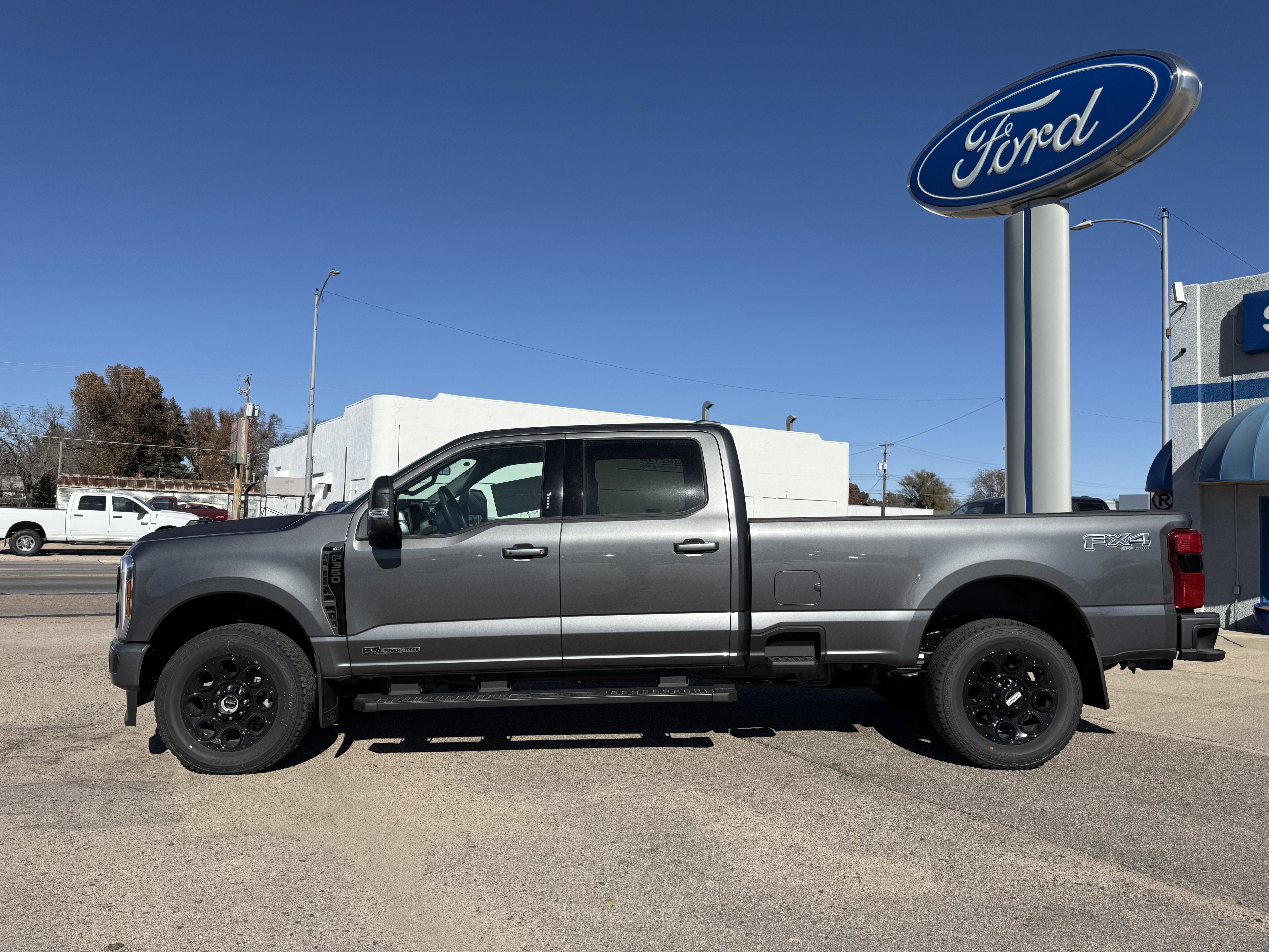 2026 Ford Super Duty F-350 SRW F-350® XLT