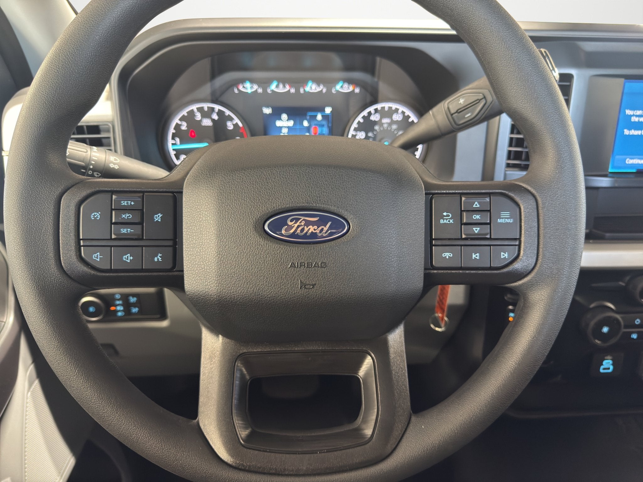 2027 Ford Super Duty F-350 SRW F-350® XLT