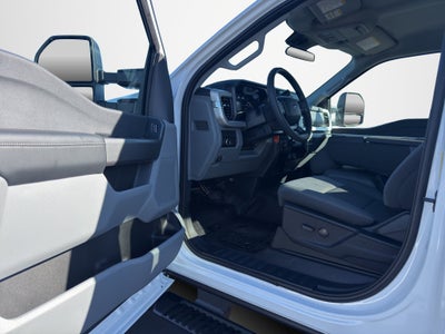 2027 Ford Super Duty F-350 SRW F-350® XLT
