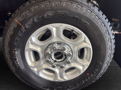 2027 Ford Super Duty F-350 SRW F-350® XLT
