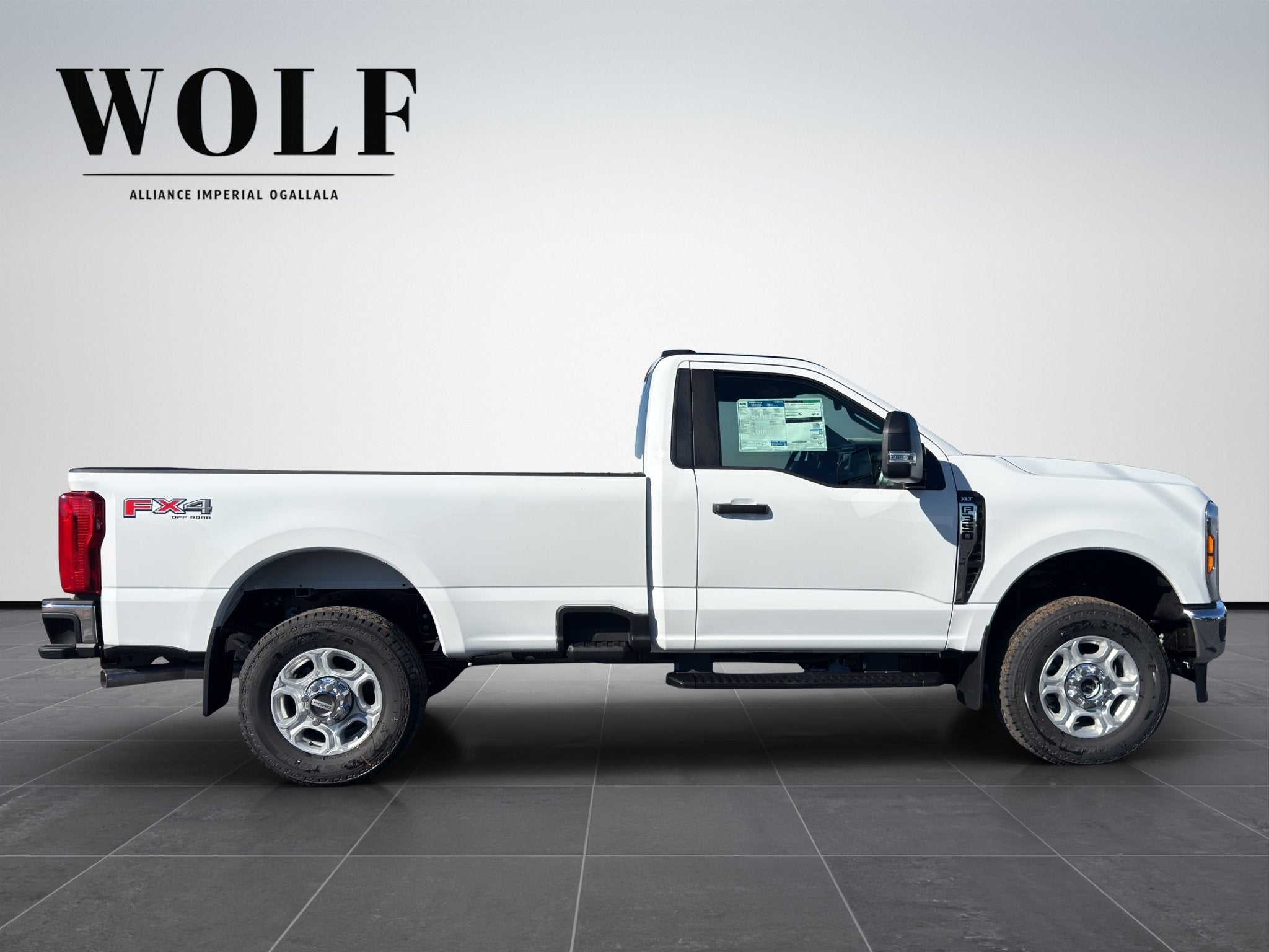 2027 Ford Super Duty F-350 SRW F-350® XLT