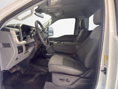 2027 Ford Super Duty F-350 SRW F-350® XLT
