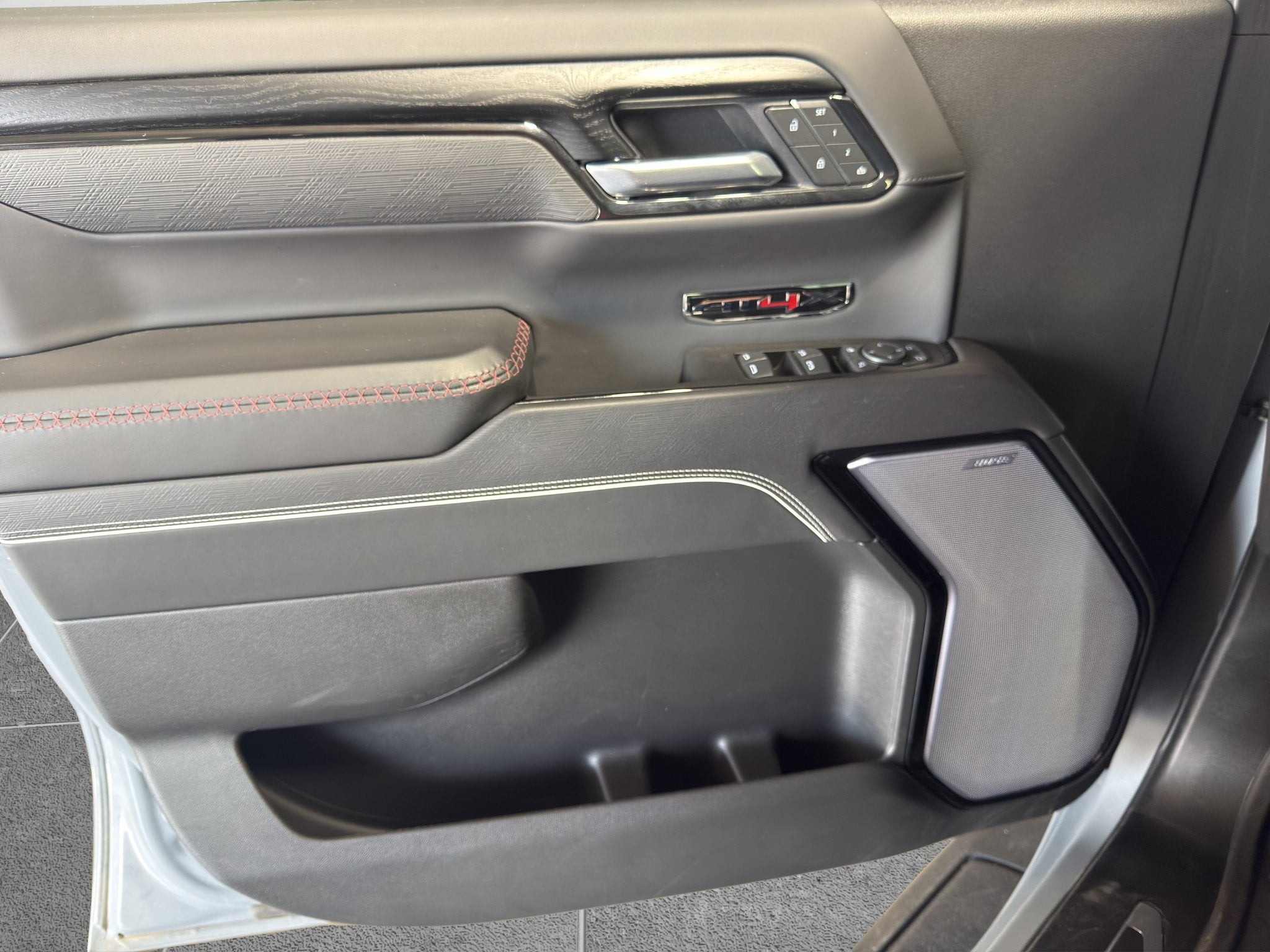 2025 GMC Sierra 1500 AT4X