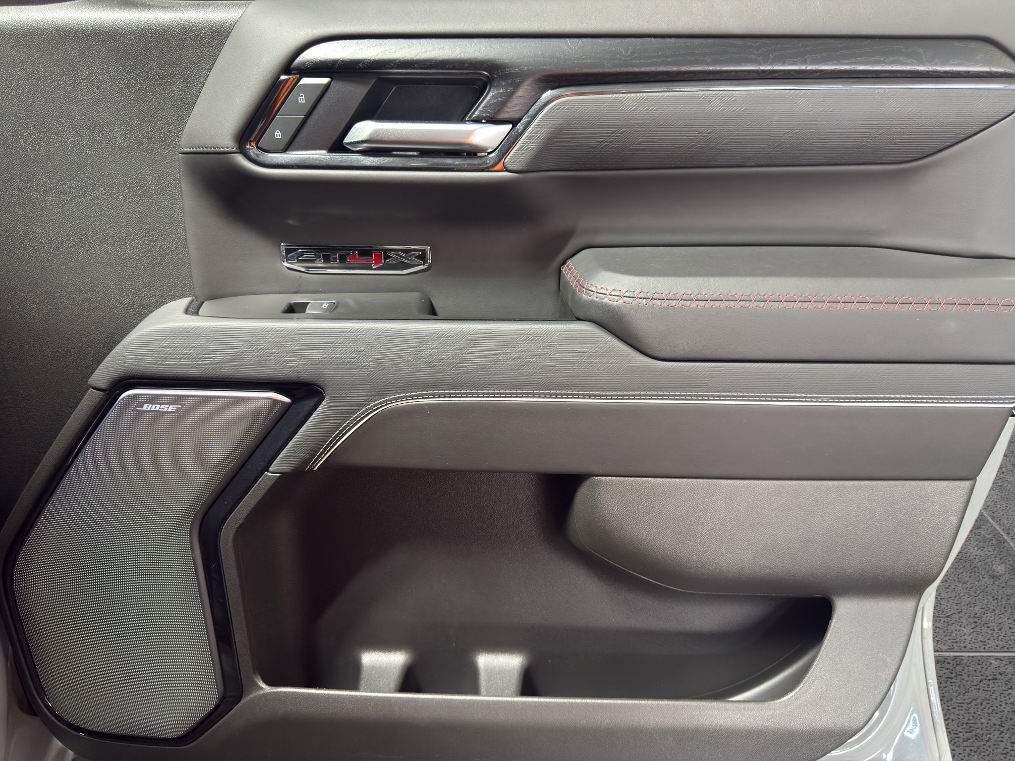 2025 GMC Sierra 1500 AT4X