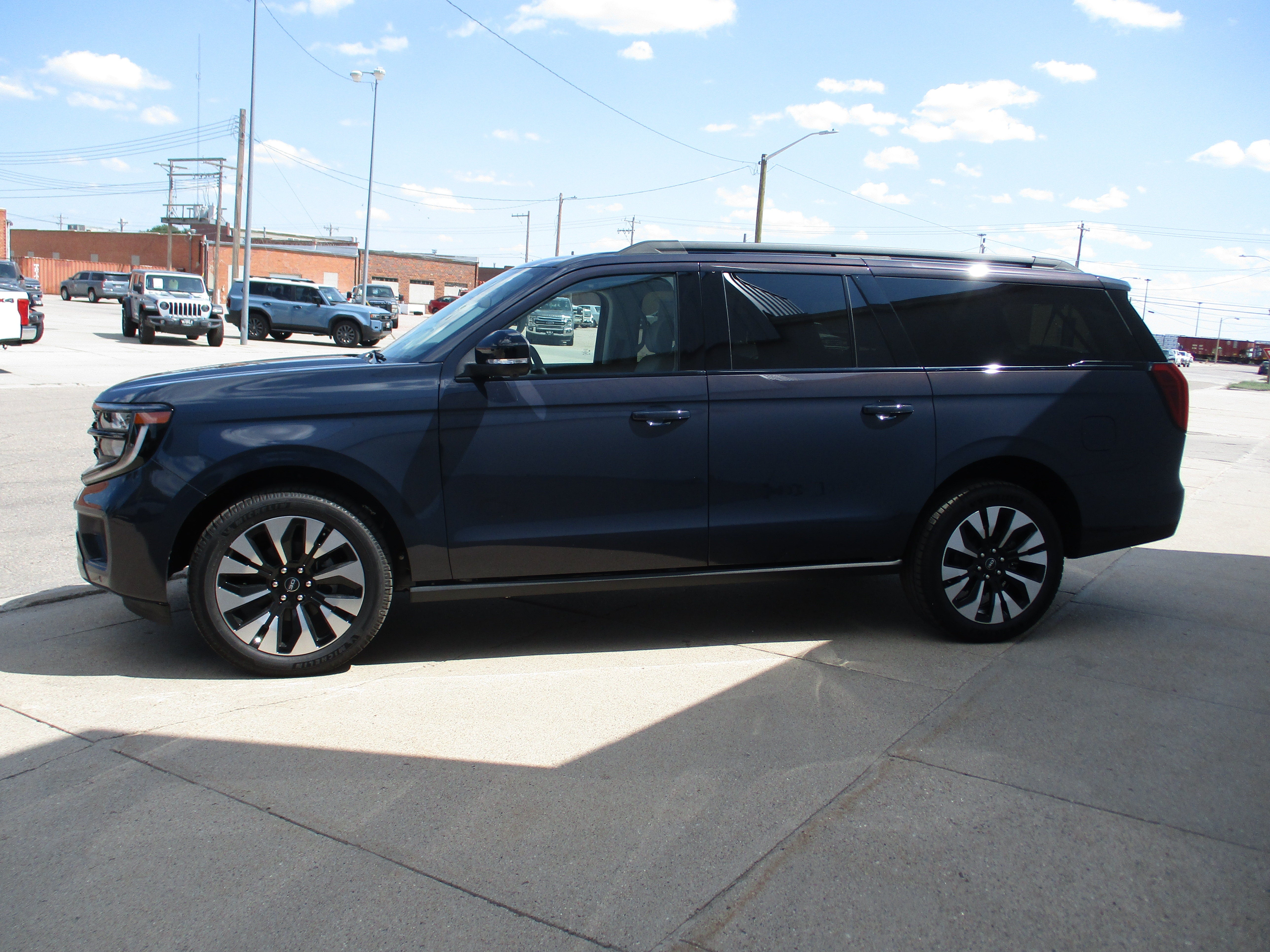 2027 Ford Expedition Max Platinum