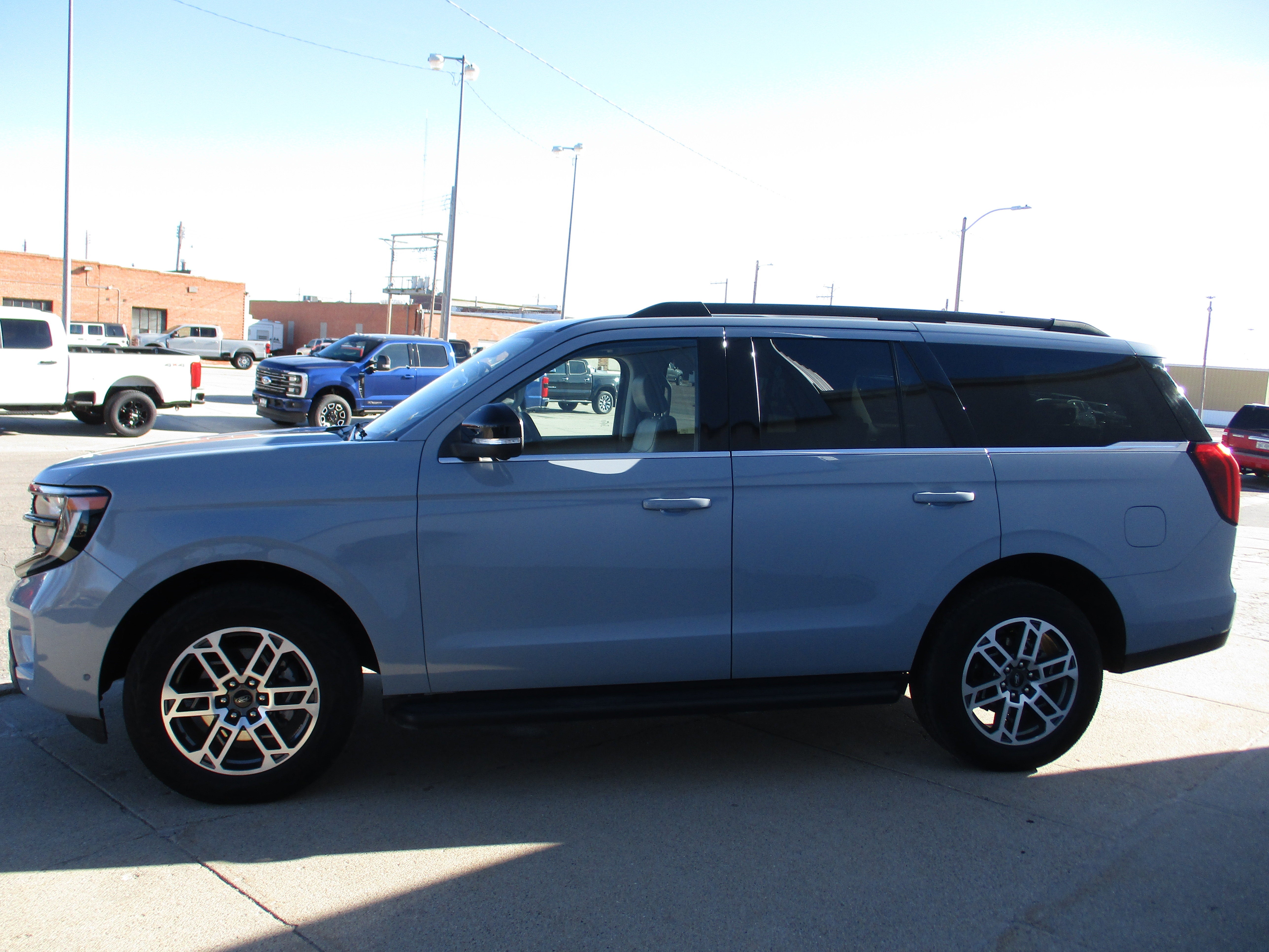 2025 Ford Expedition Active