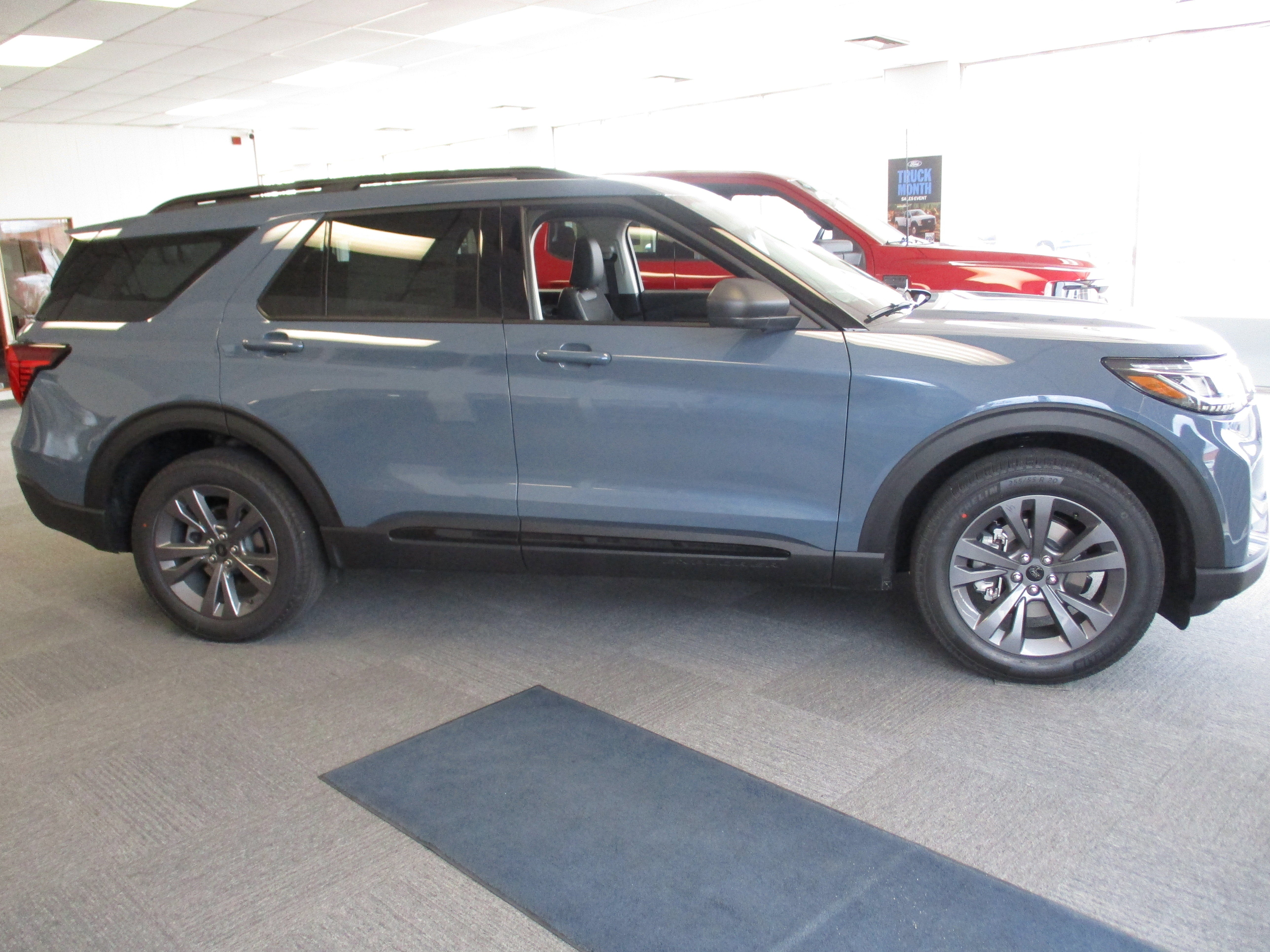 2026 Ford Explorer Active w/200A Pkg
