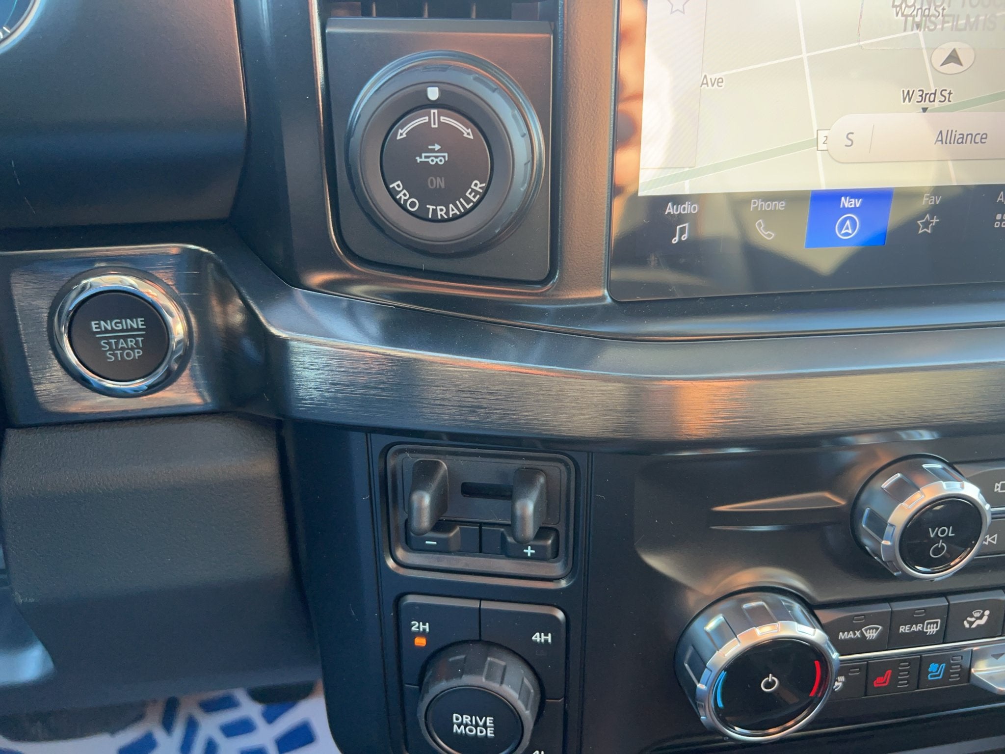 2027 Ford Super Duty F-250 SRW LARIAT