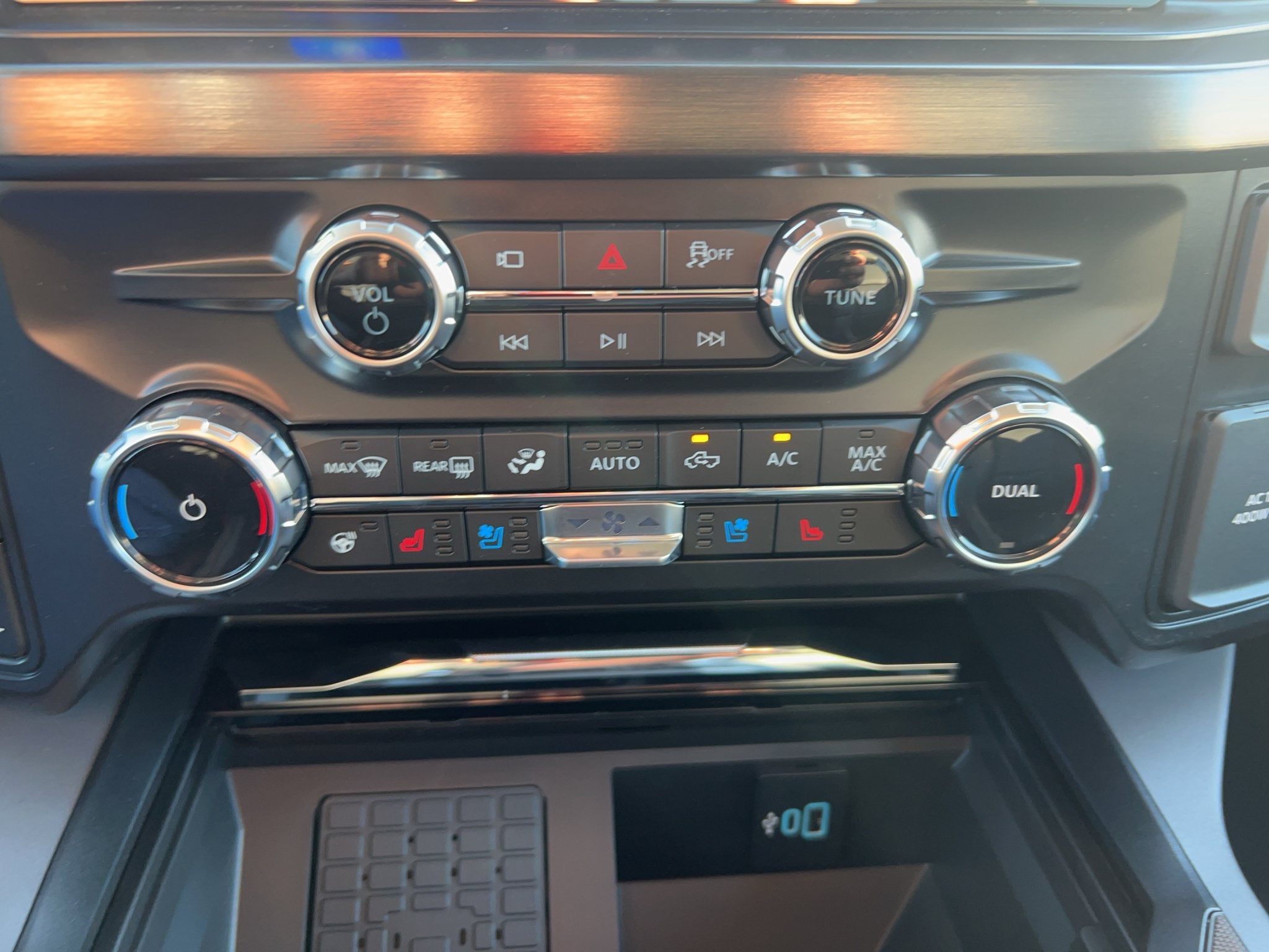 2027 Ford Super Duty F-250 SRW LARIAT