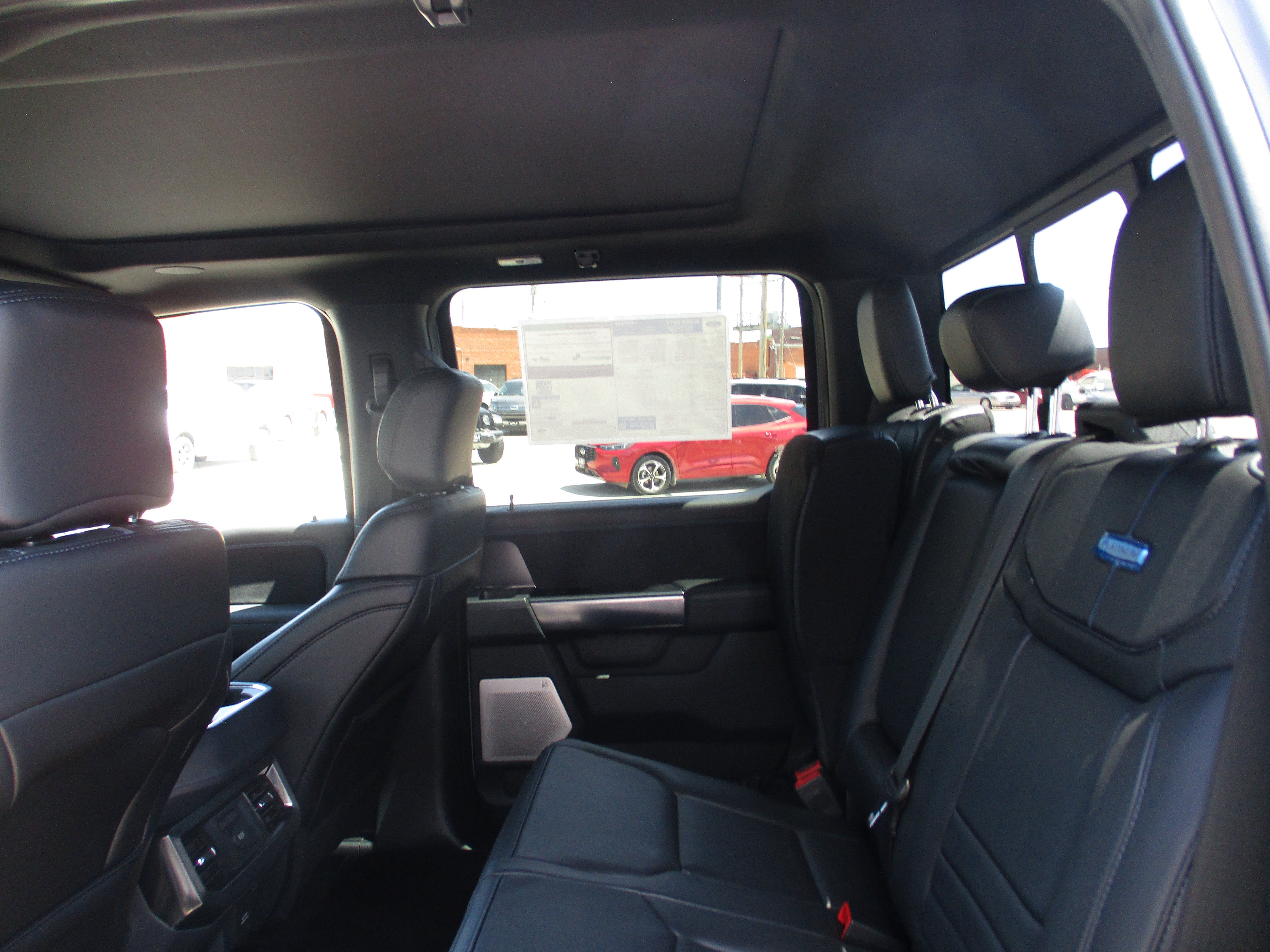 2026 Ford Super Duty F-350 SRW Platinum