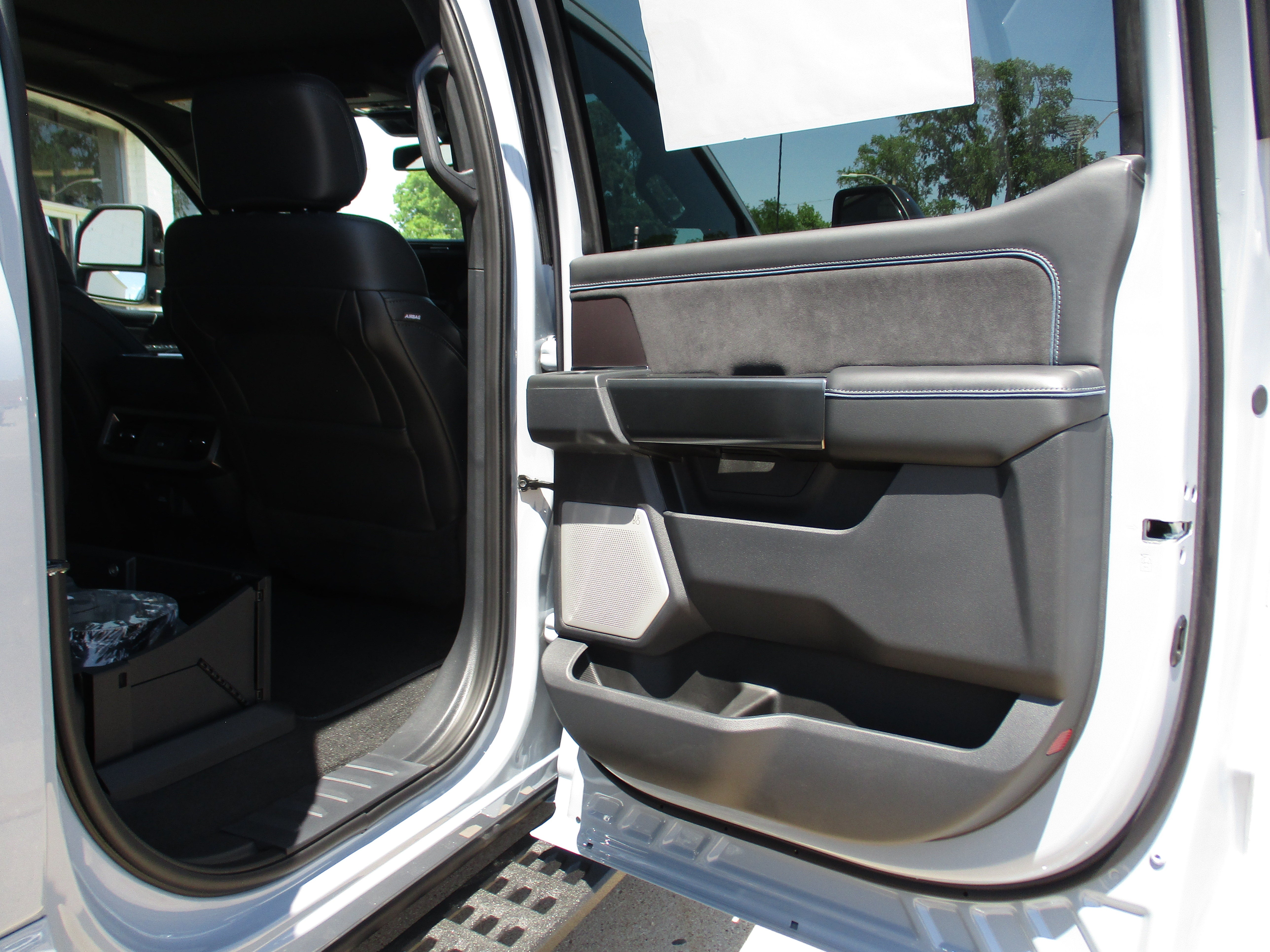 2026 Ford Super Duty F-350 SRW Platinum