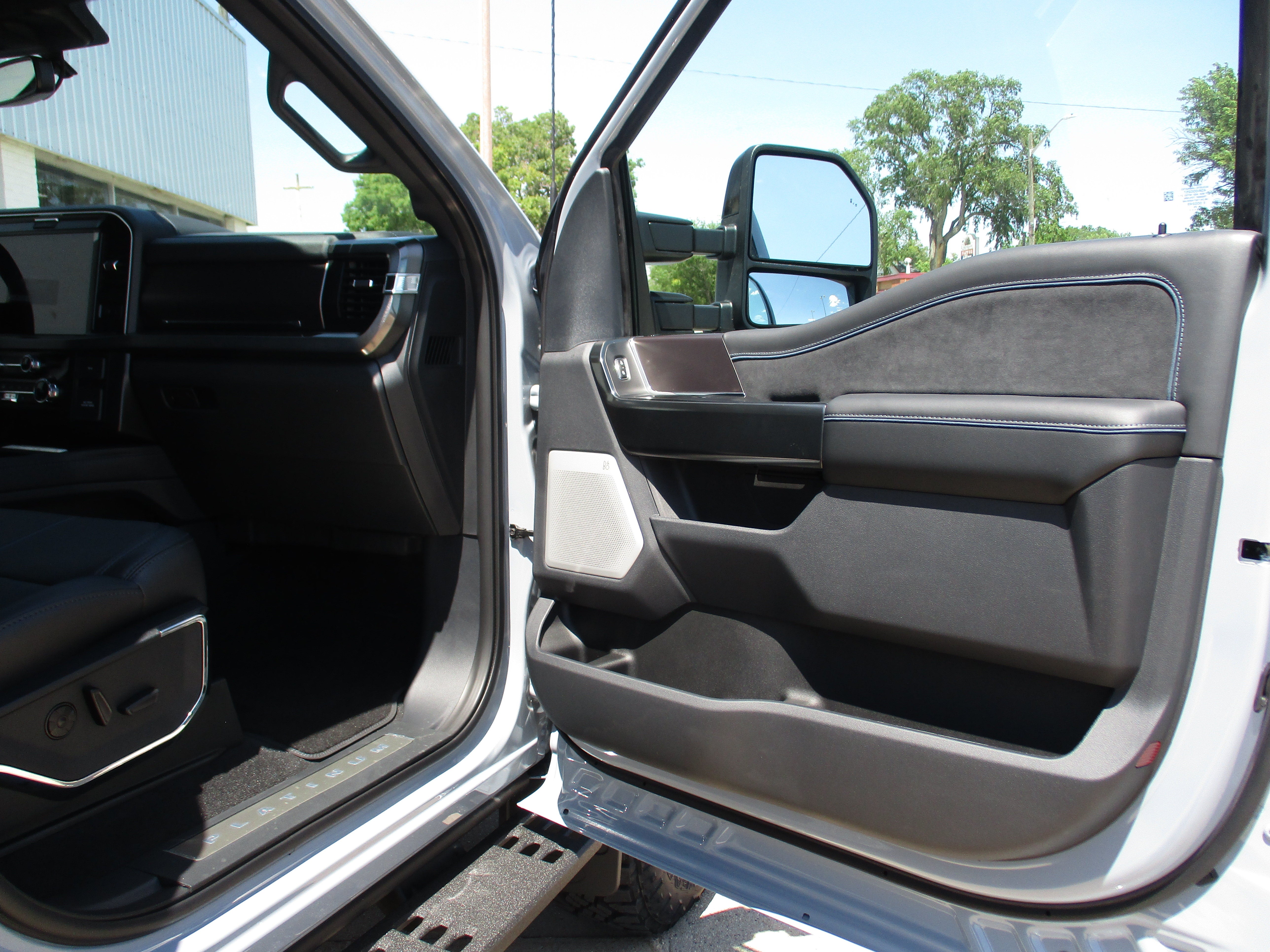 2026 Ford Super Duty F-350 SRW Platinum