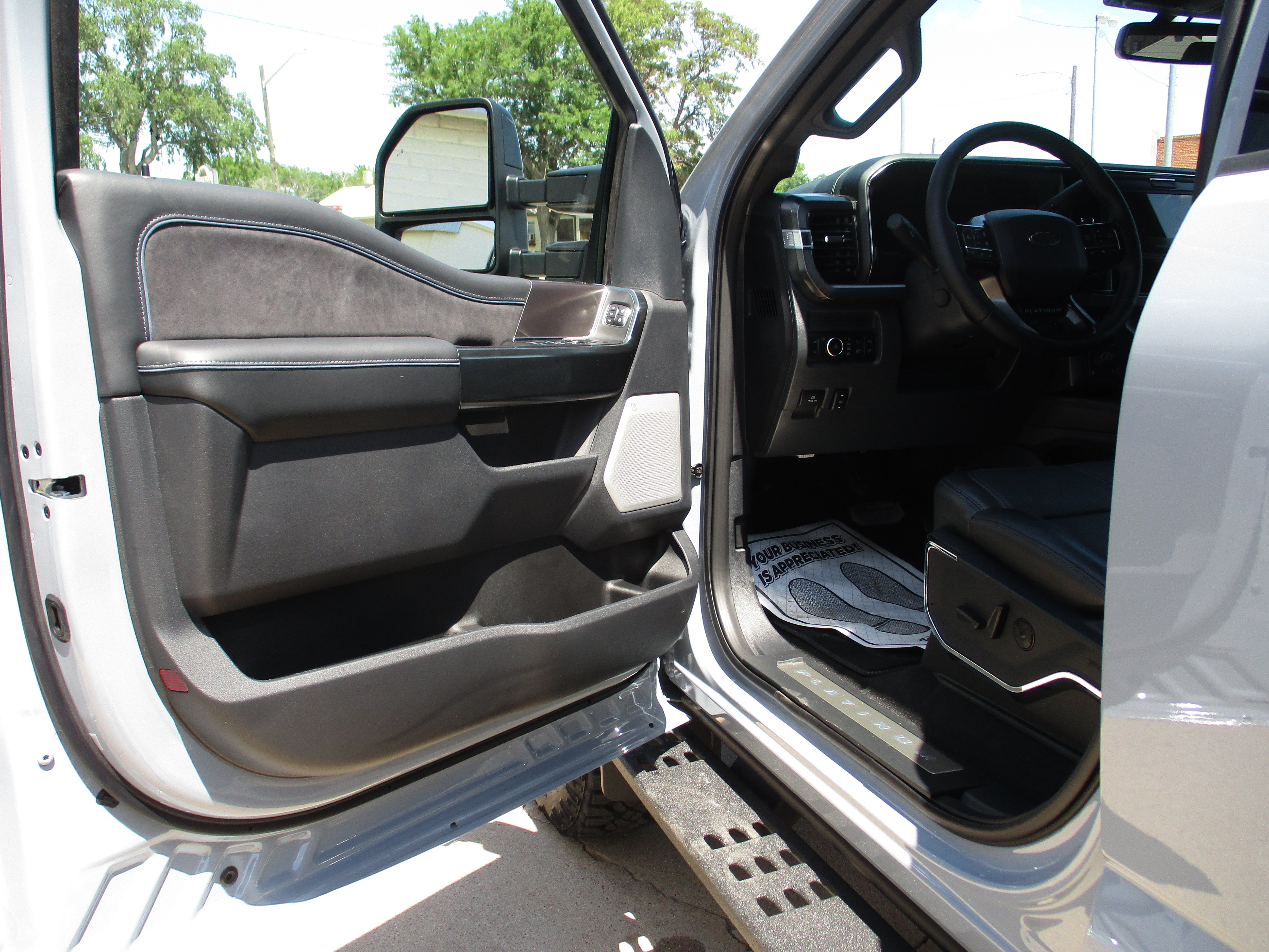 2026 Ford Super Duty F-350 SRW Platinum