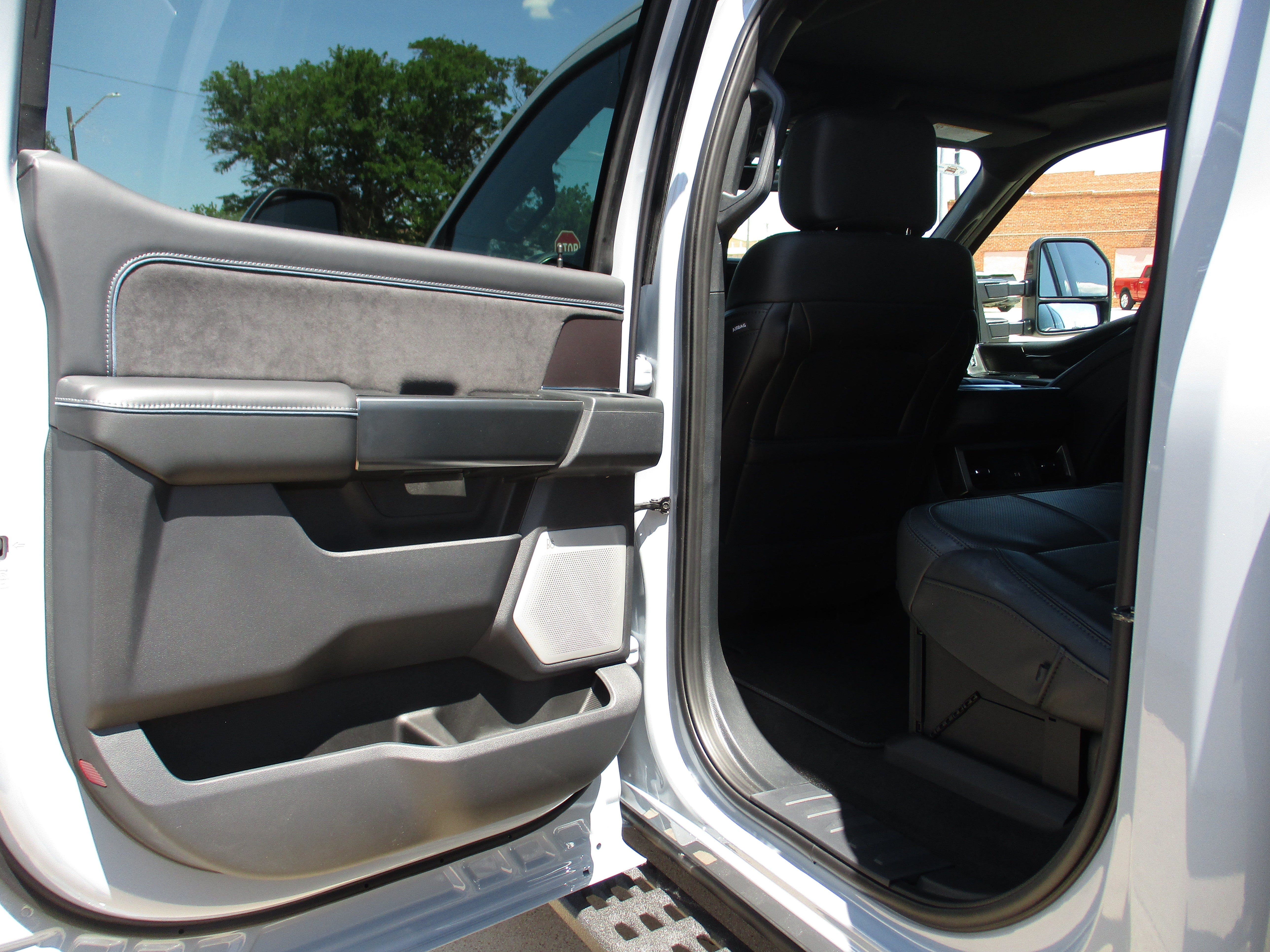 2026 Ford Super Duty F-350 SRW Platinum