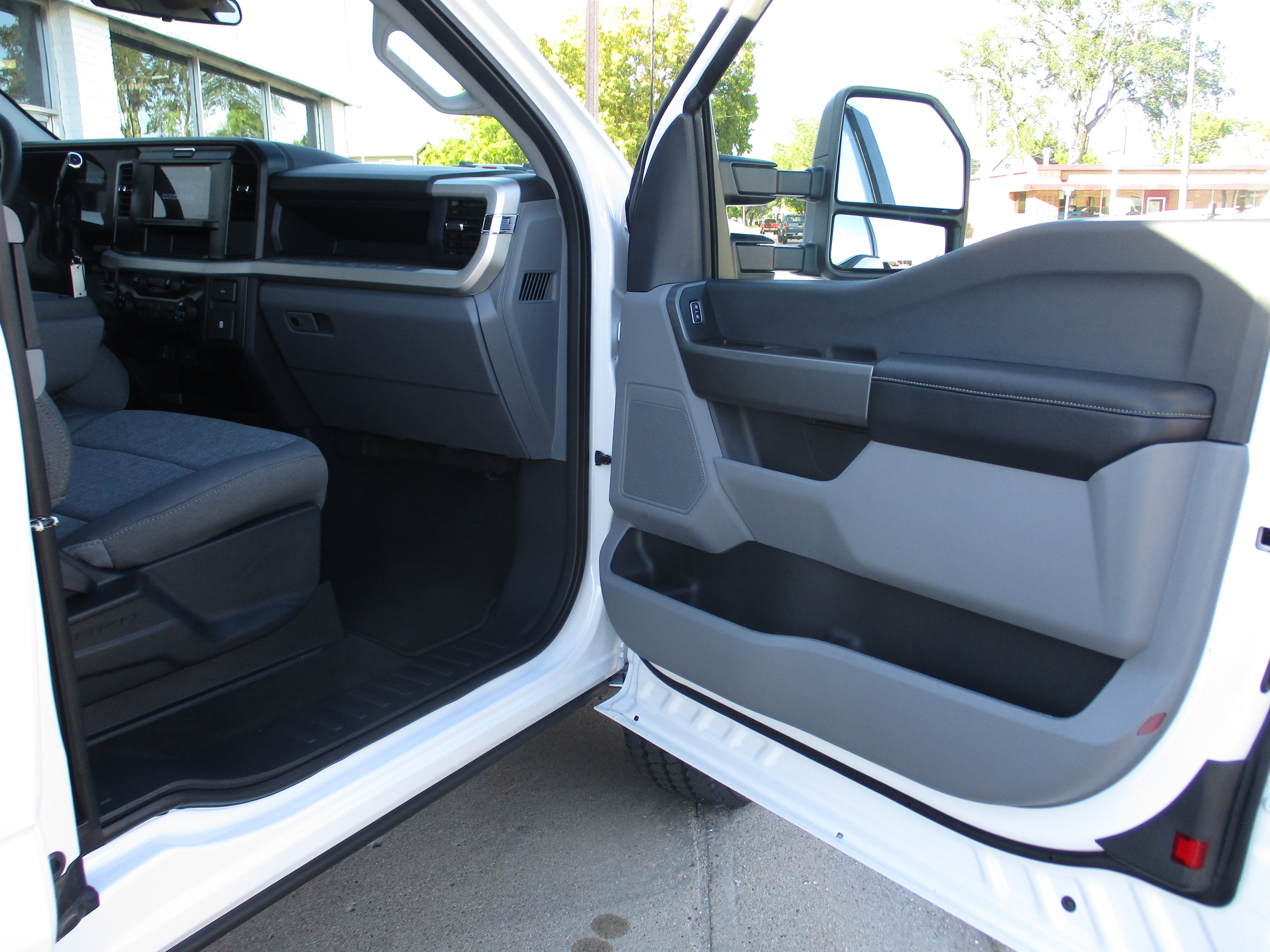 2025 Ford Super Duty F-350 SRW F-350® XL