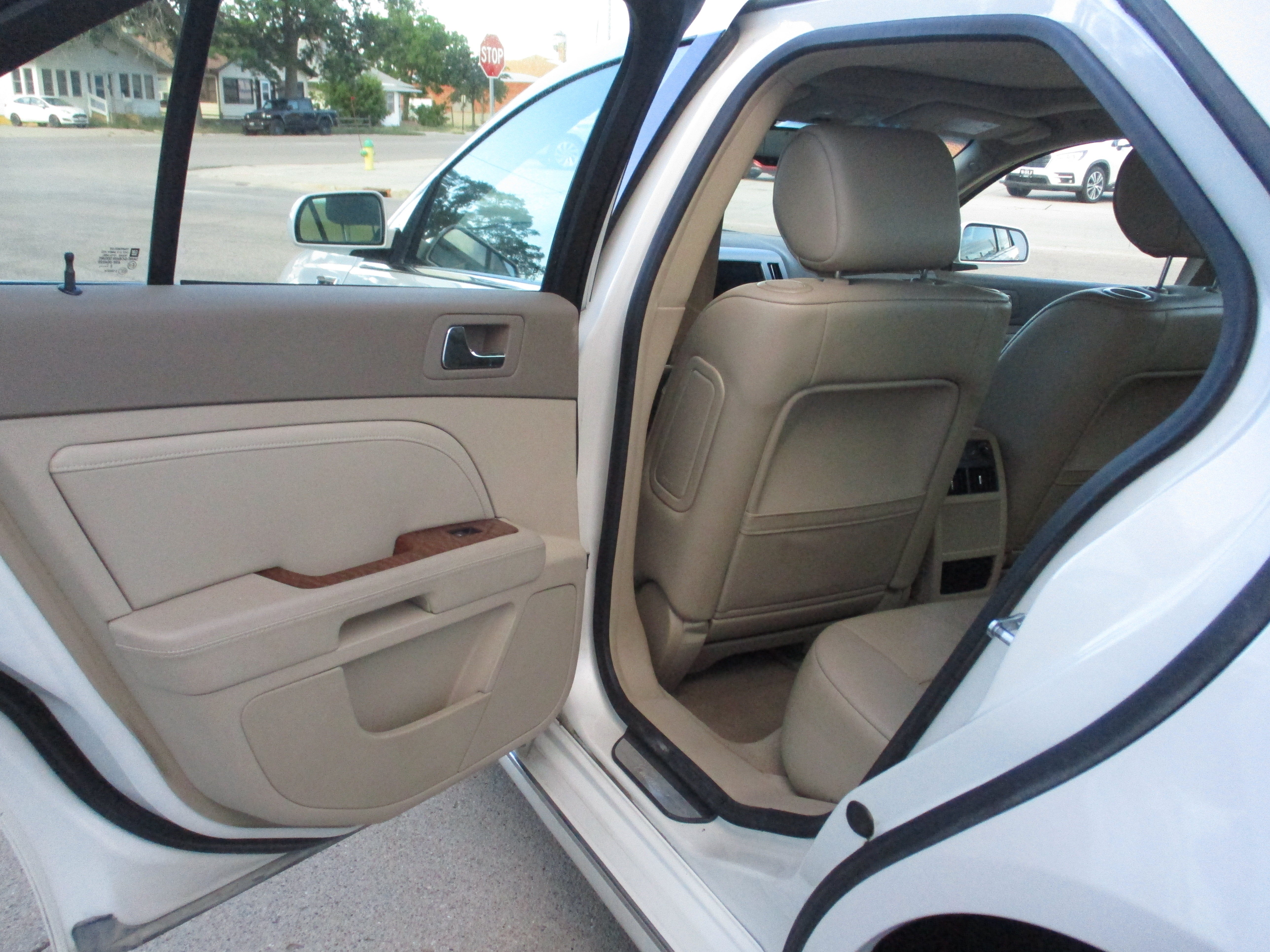 2011 Cadillac STS AWD w/1SB