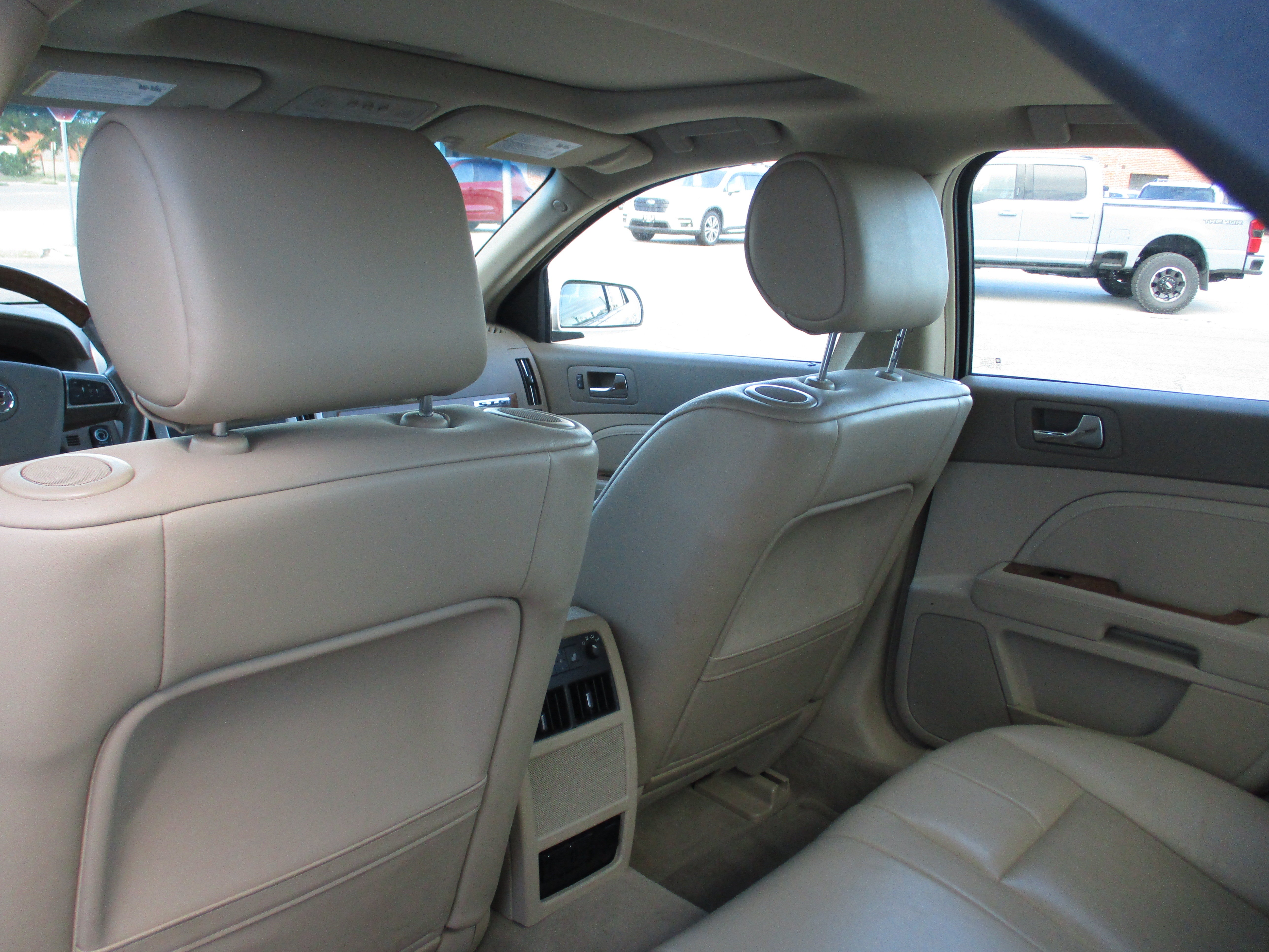 2011 Cadillac STS AWD w/1SB
