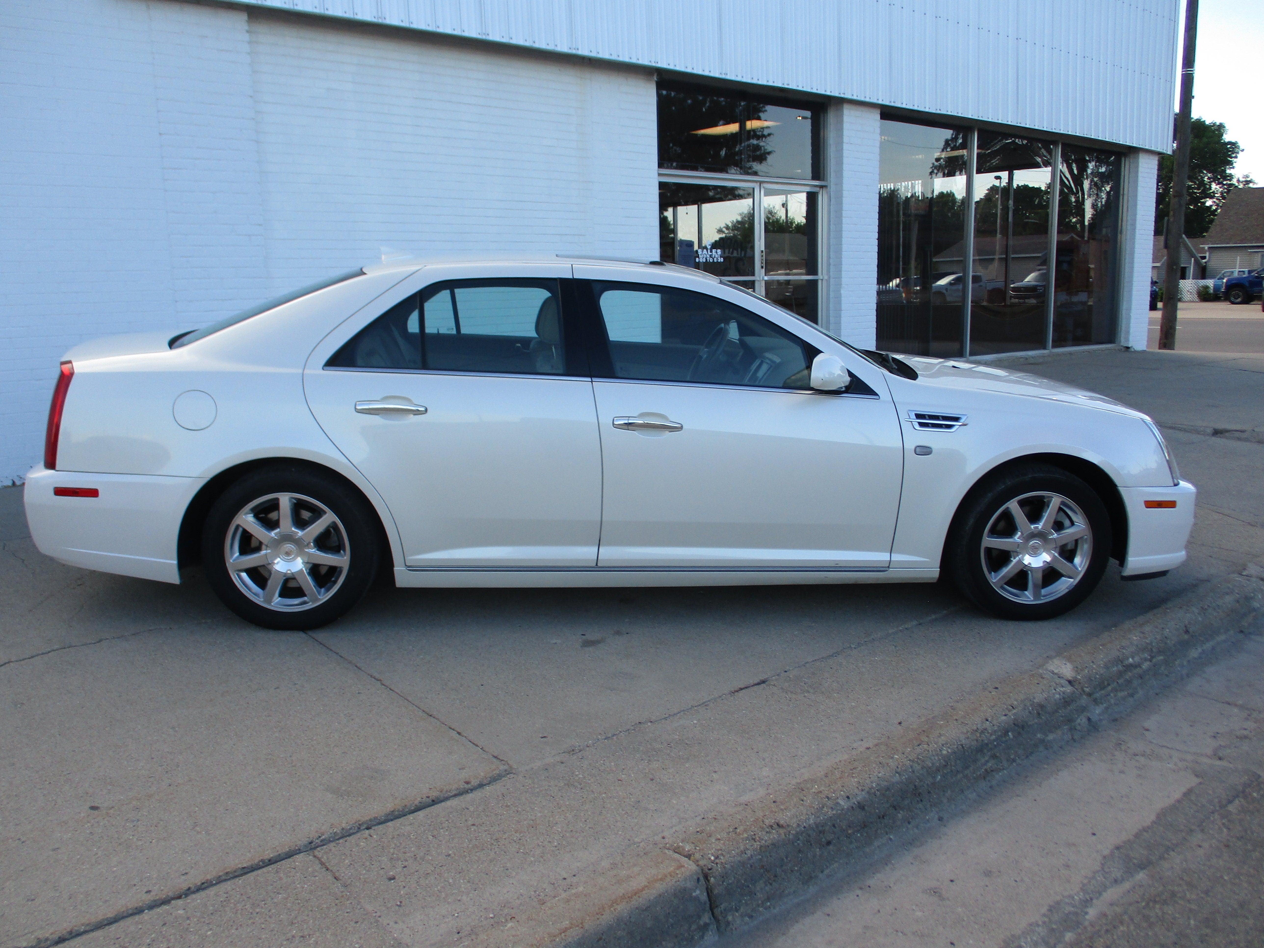 2011 Cadillac STS AWD w/1SB