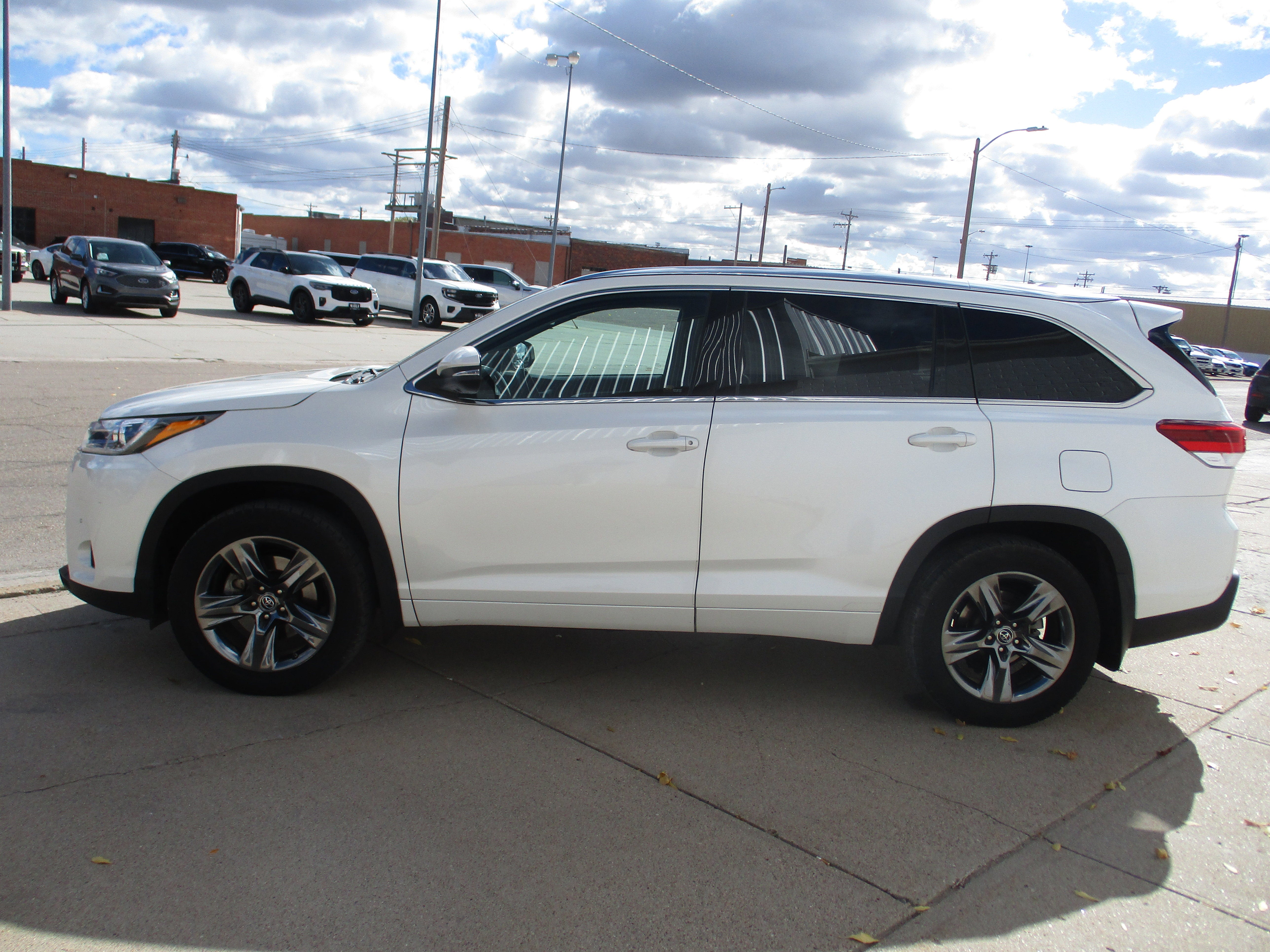 2019 Toyota Highlander Limited Platinum
