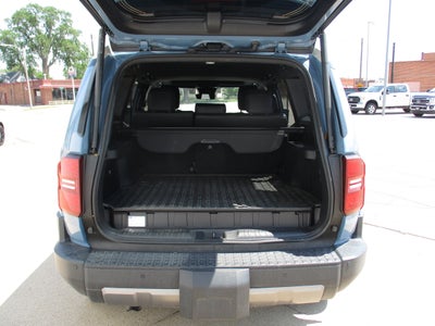 2025 Toyota Land Cruiser 4WD (Natl)
