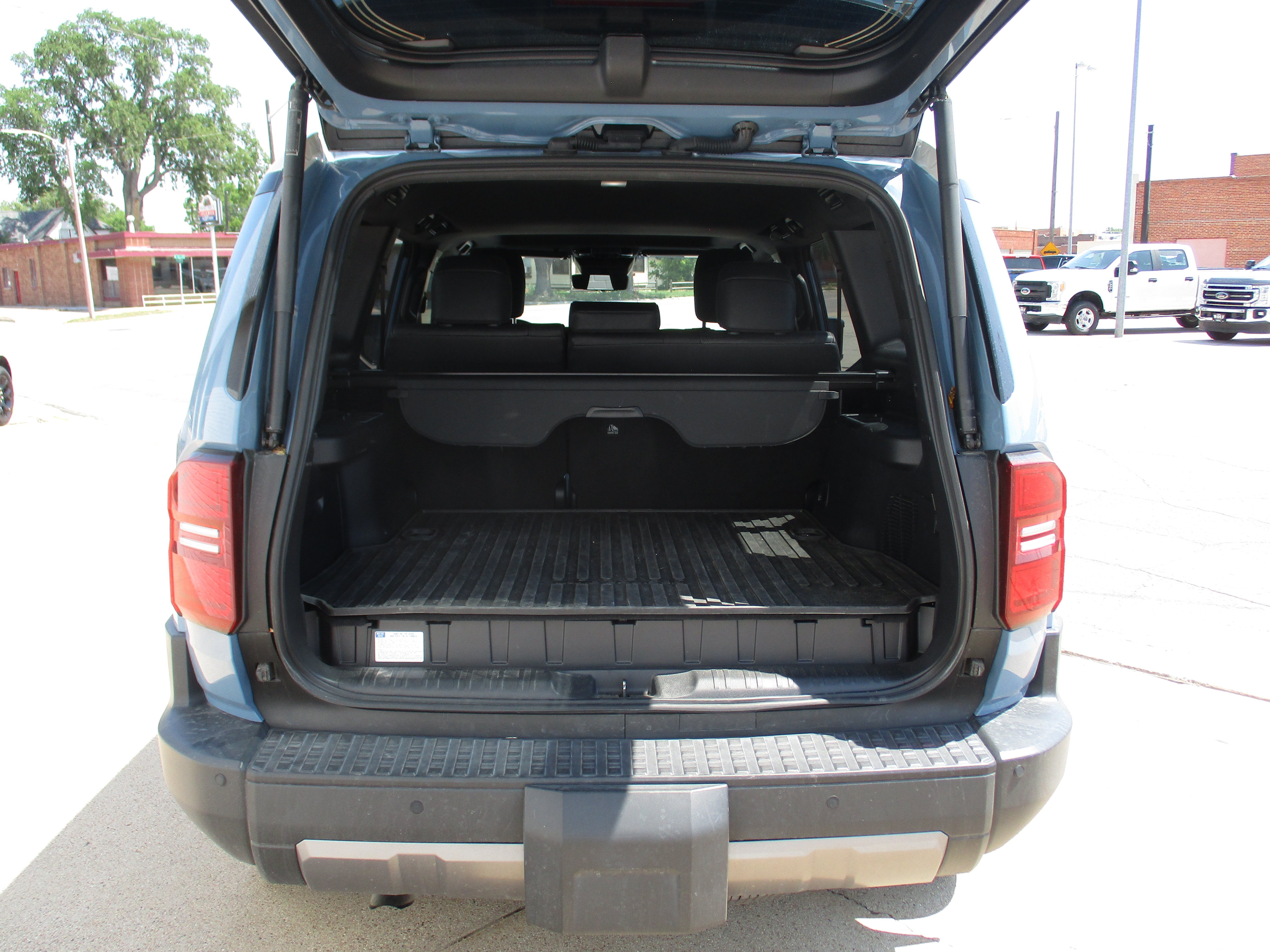 2025 Toyota Land Cruiser 4WD (Natl)