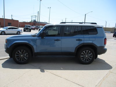 2025 Toyota Land Cruiser 4WD (Natl)