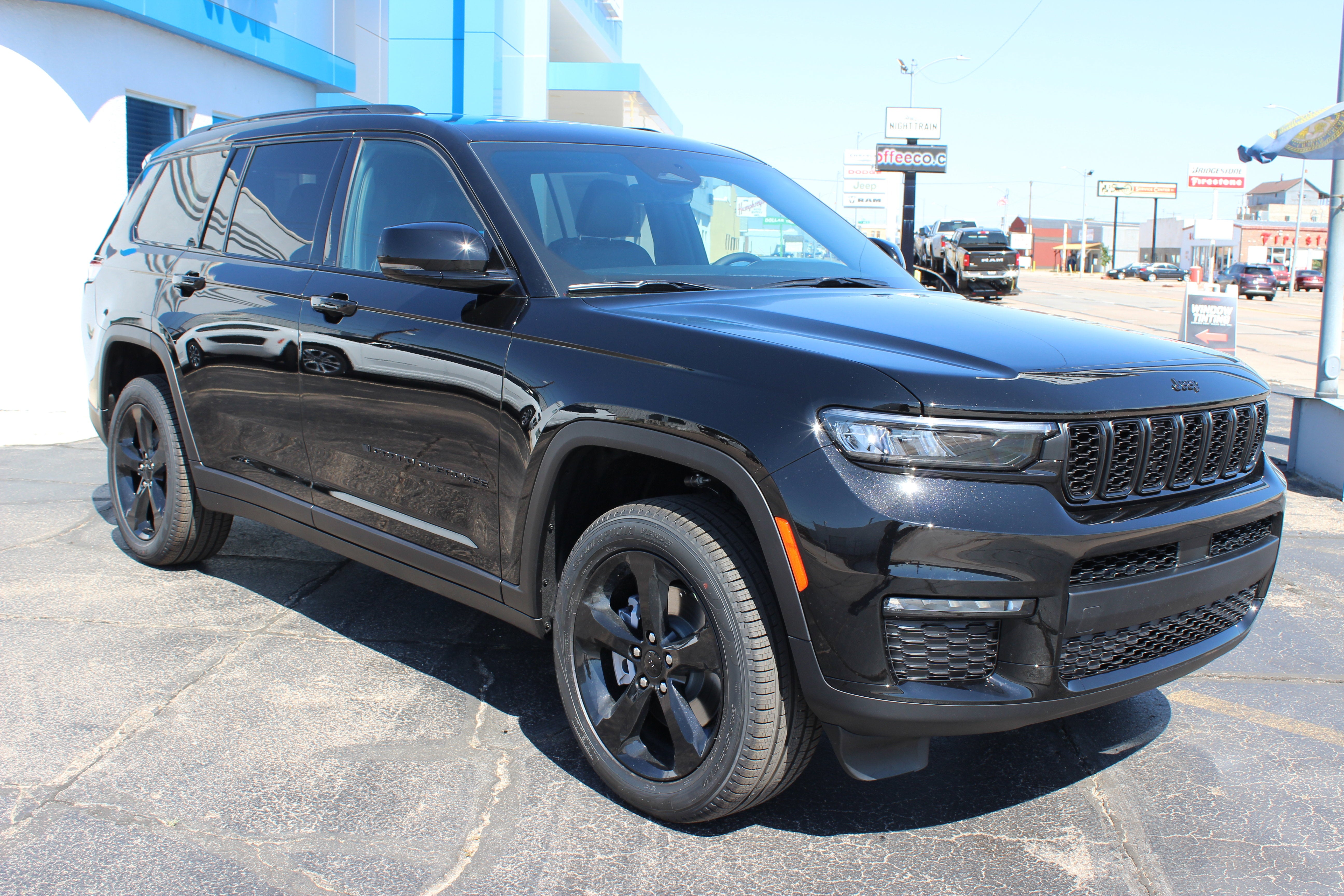 2025 Jeep Grand Cherokee GRAND CHEROKEE L LIMITED 4X4