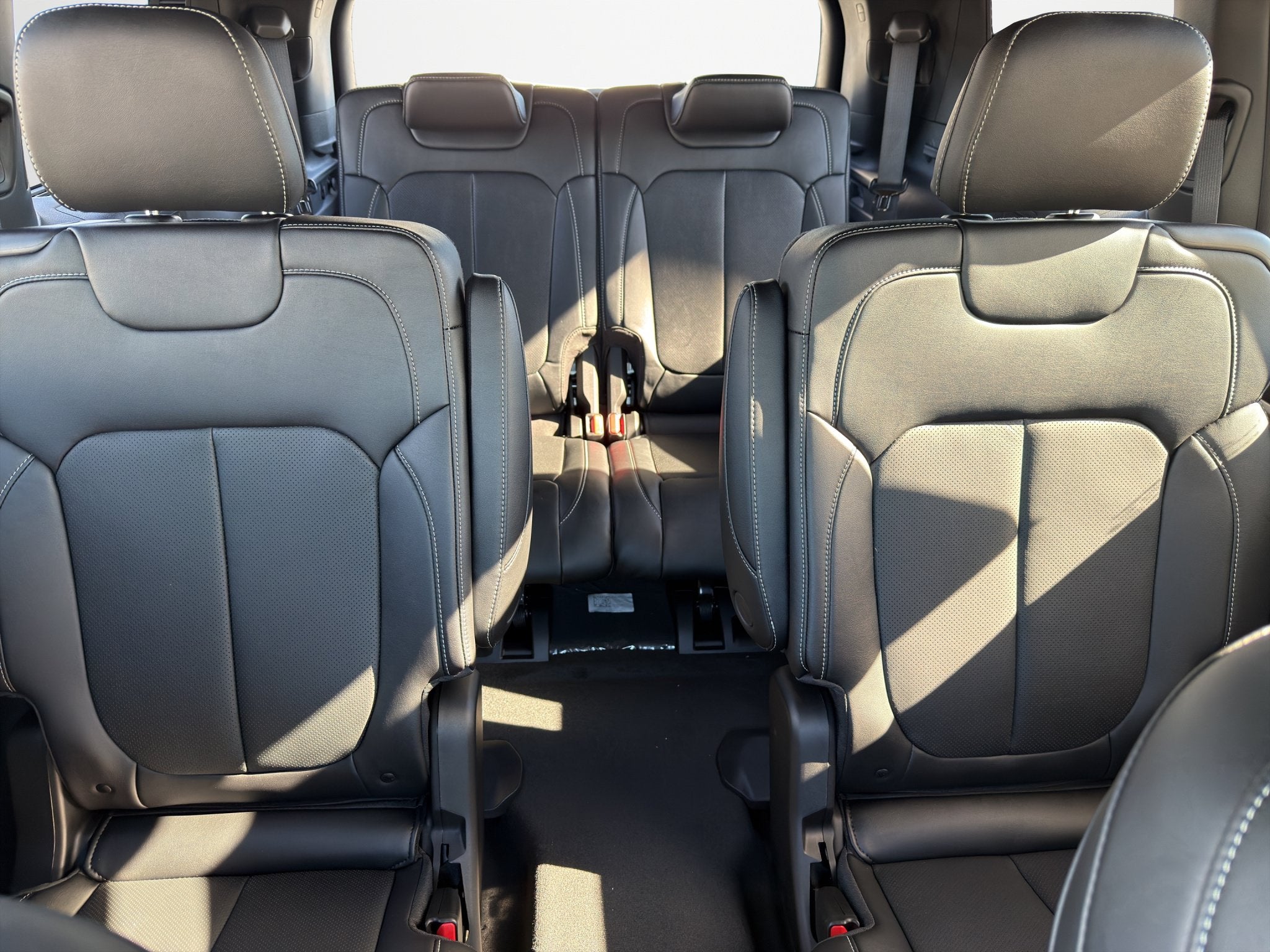 2027 Jeep Grand Cherokee GRAND CHEROKEE L LIMITED RESERVE 4X4