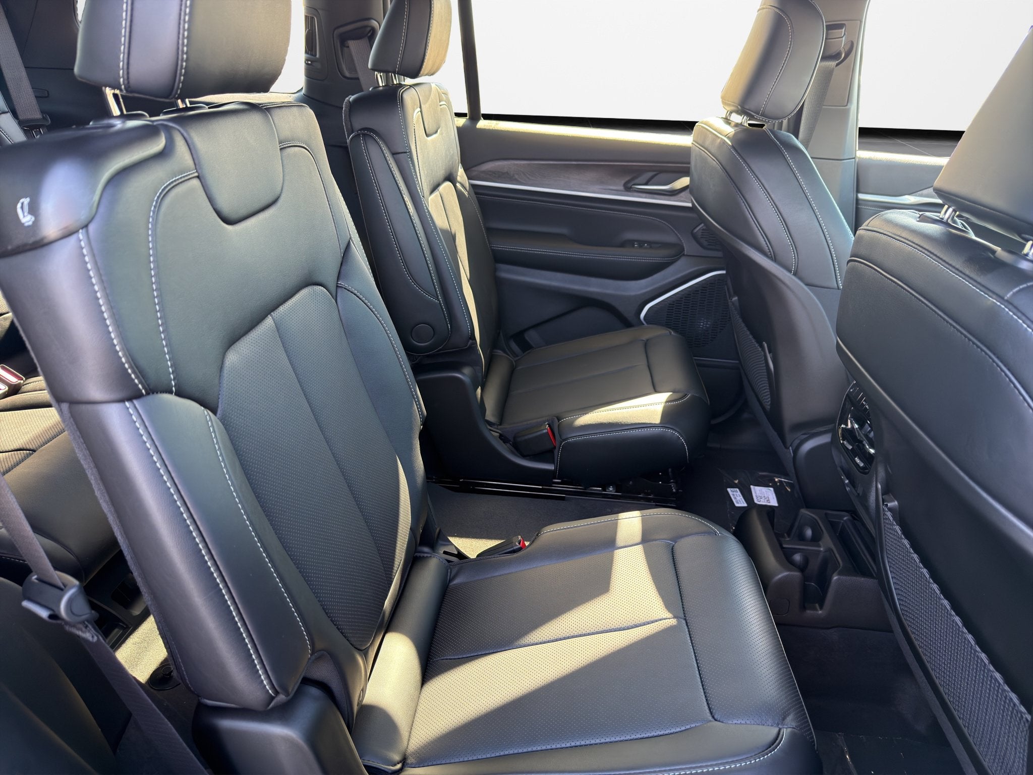 2027 Jeep Grand Cherokee GRAND CHEROKEE L LIMITED RESERVE 4X4