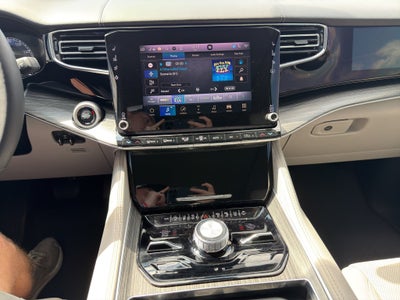 2023 Jeep Wagoneer L Series III 4x4