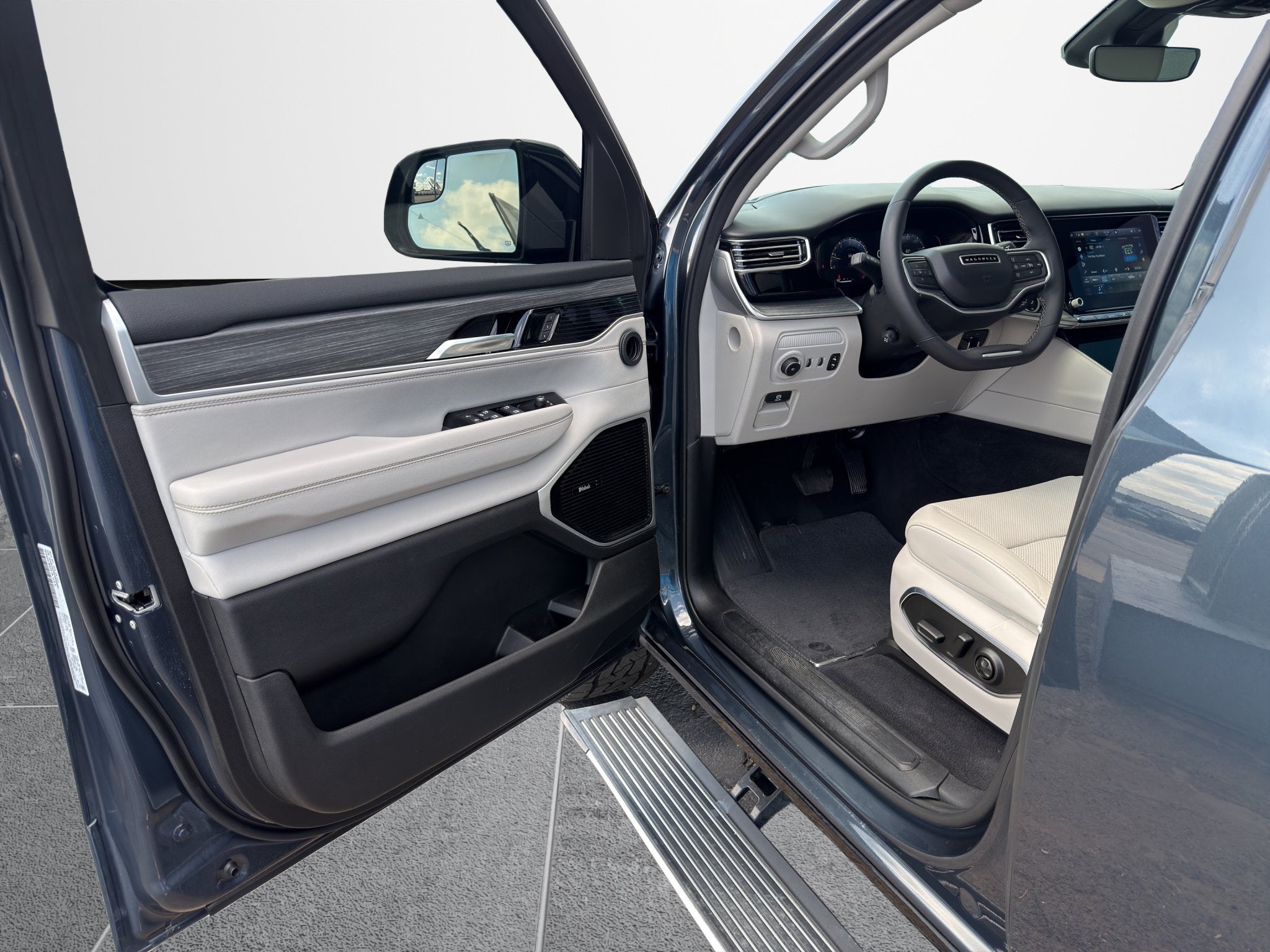 2023 Jeep Wagoneer L Series III 4x4