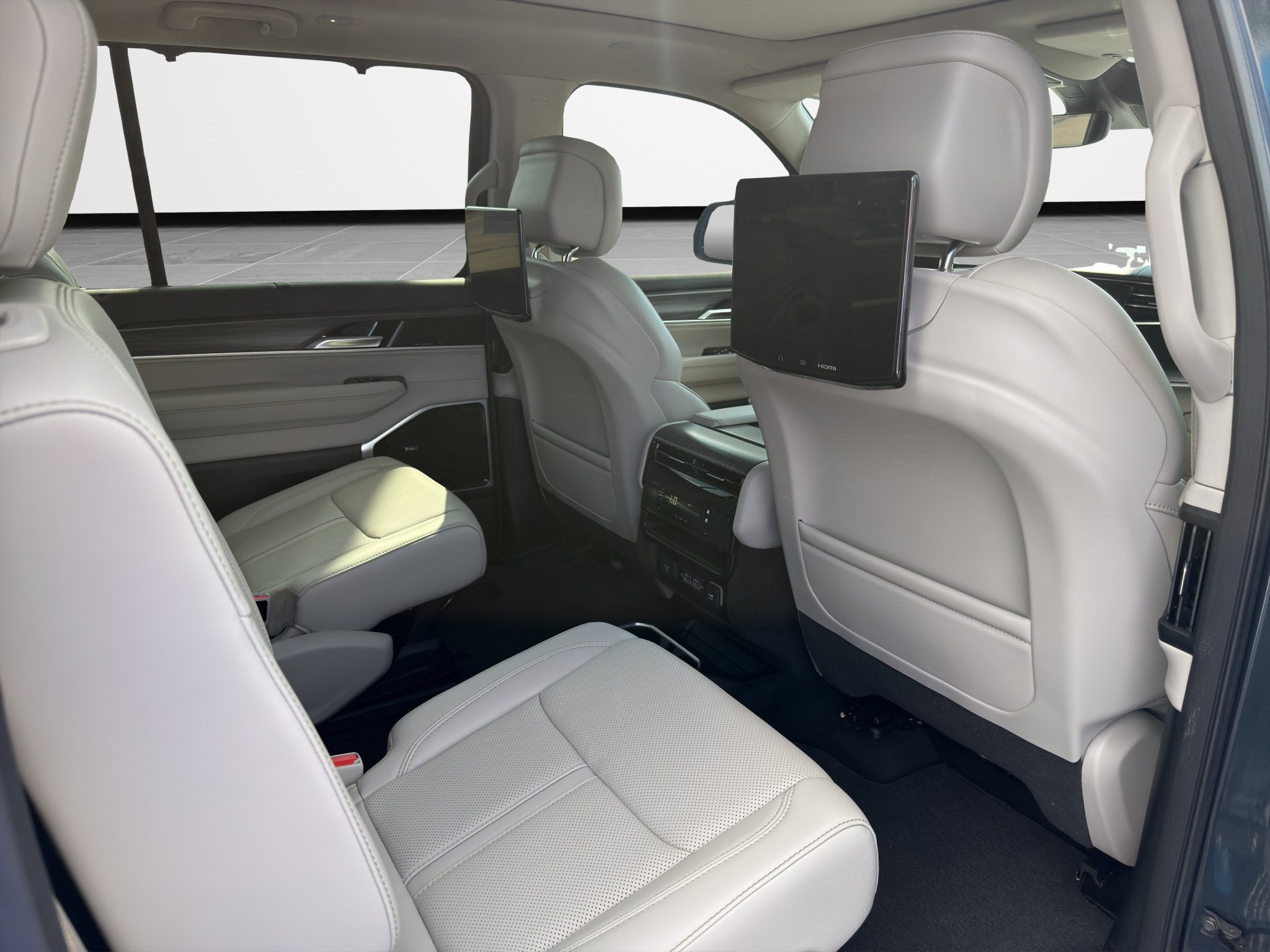 2023 Jeep Wagoneer L Series III 4x4