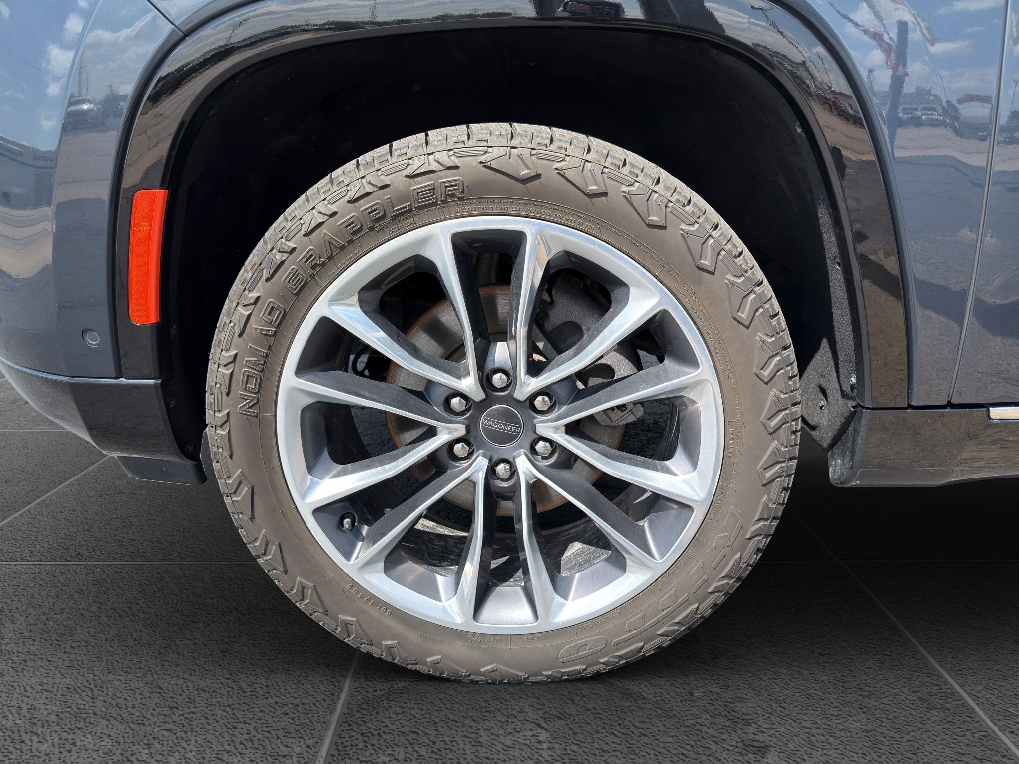 2023 Jeep Wagoneer L Series III 4x4