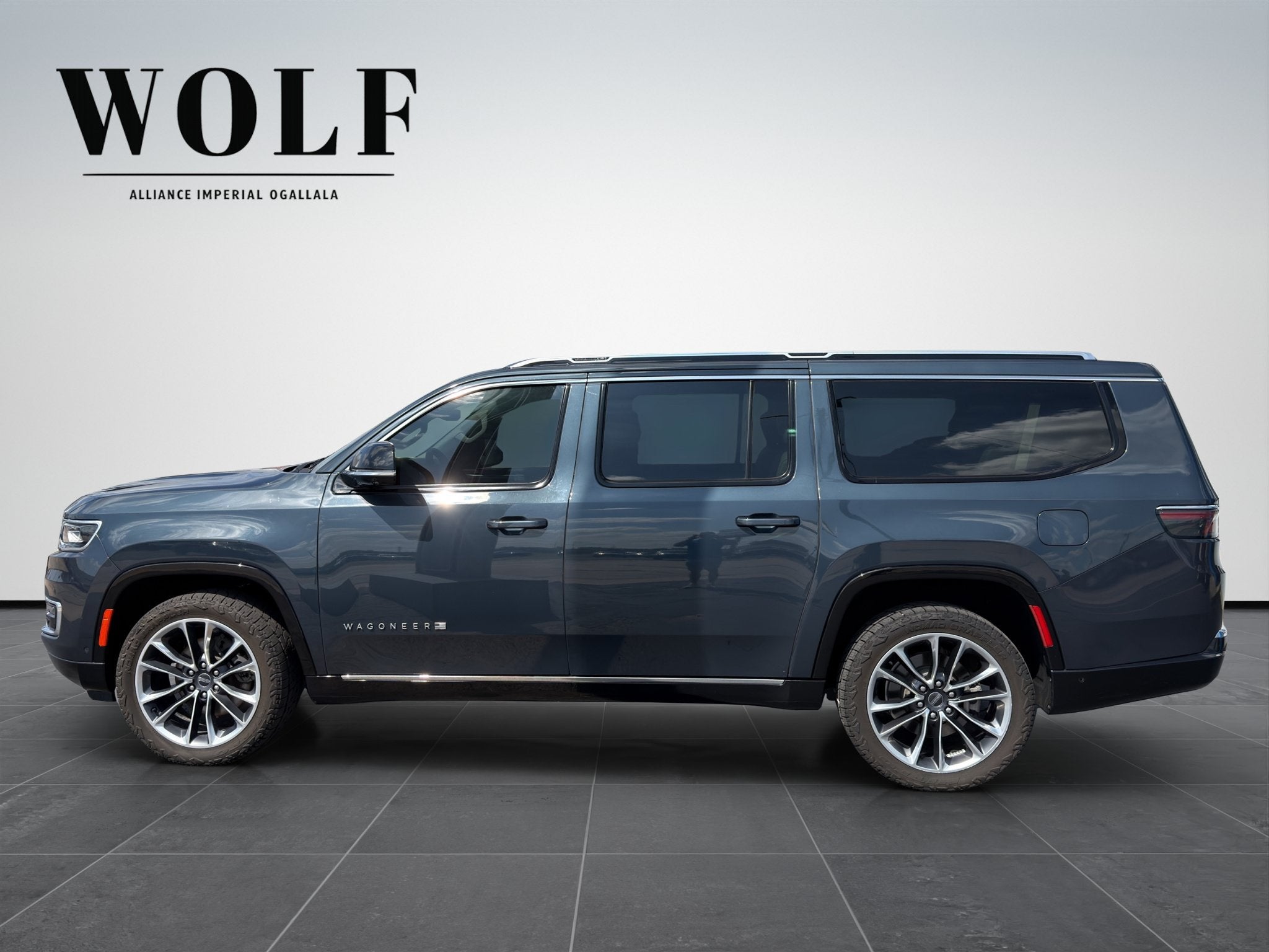 2023 Jeep Wagoneer L Series III 4x4