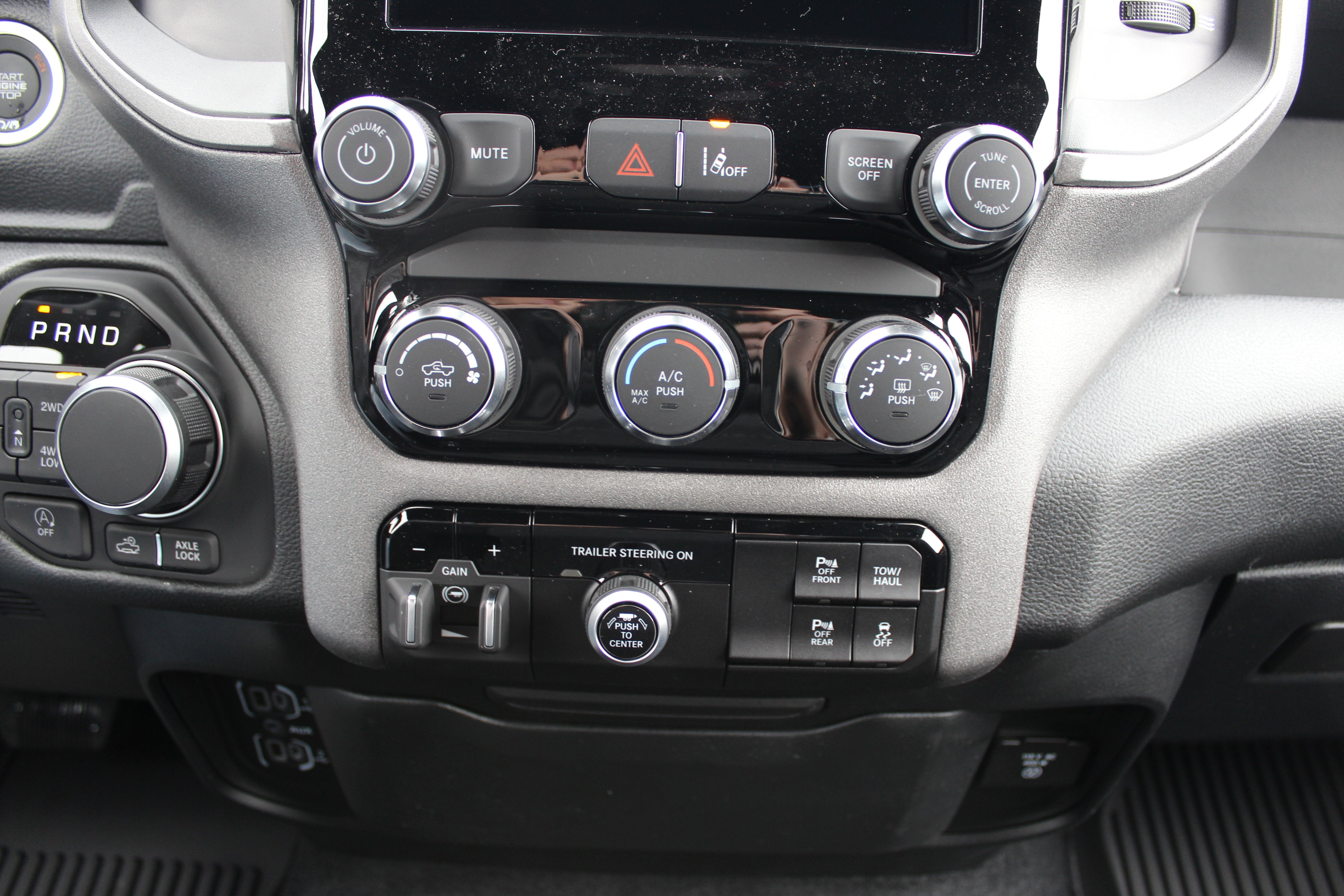 2026 RAM Ram 1500 RAM 1500 WARLOCK CREW CAB 4X4 5'7' BOX