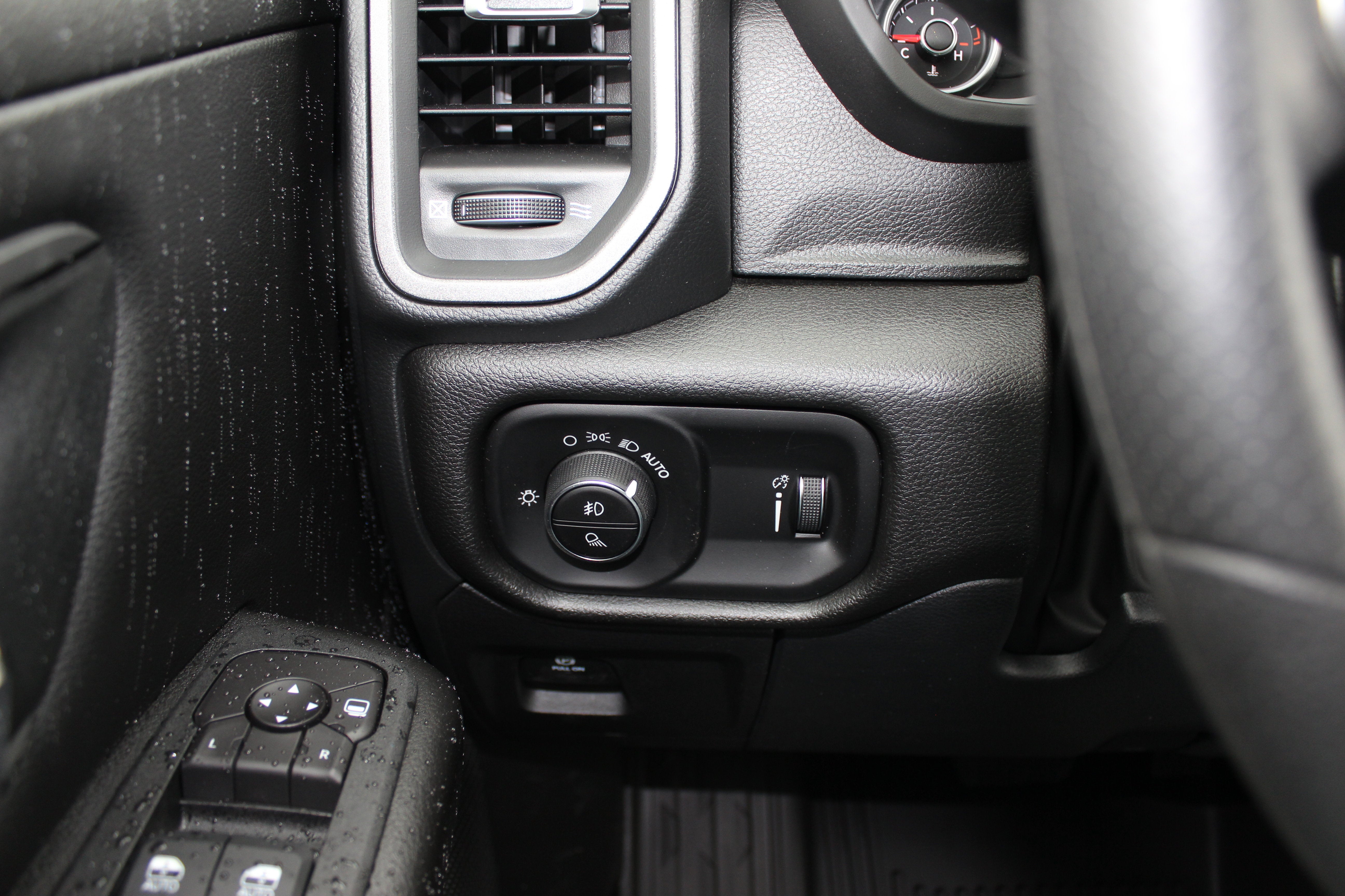 2026 RAM Ram 1500 RAM 1500 WARLOCK CREW CAB 4X4 5'7' BOX