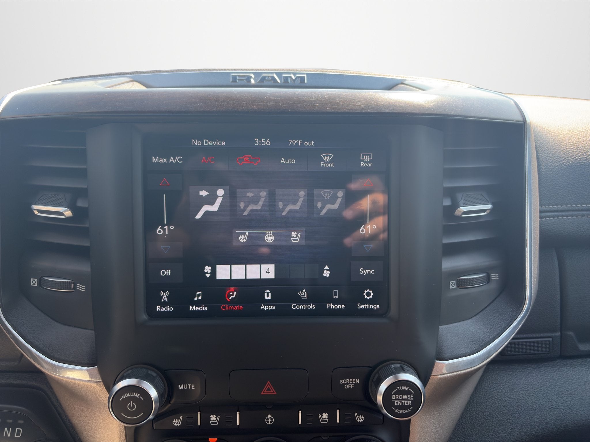 2021 RAM 1500 Laramie Crew Cab 4x4 5'7' Box