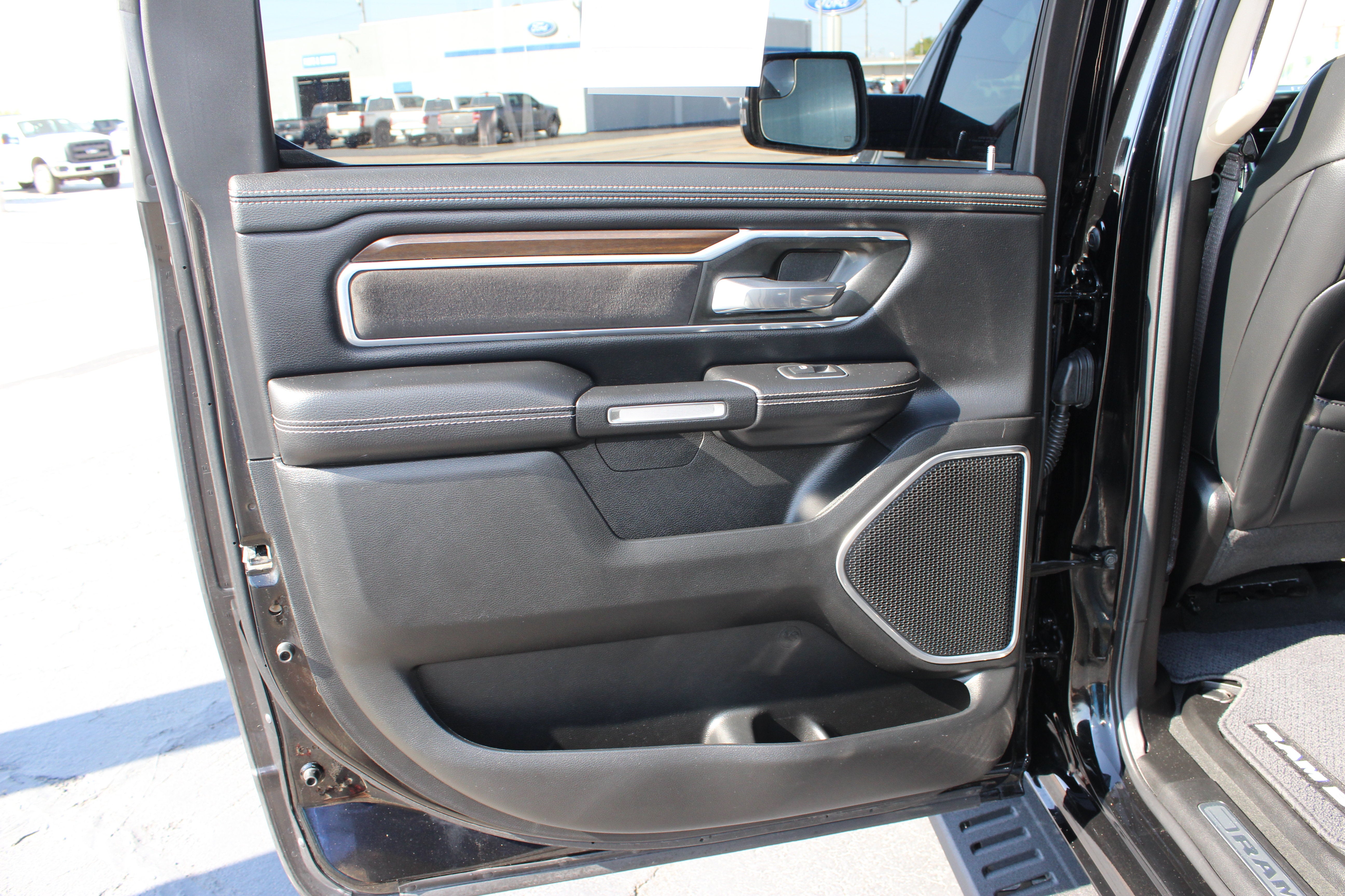 2021 RAM 1500 Laramie Crew Cab 4x4 5'7' Box