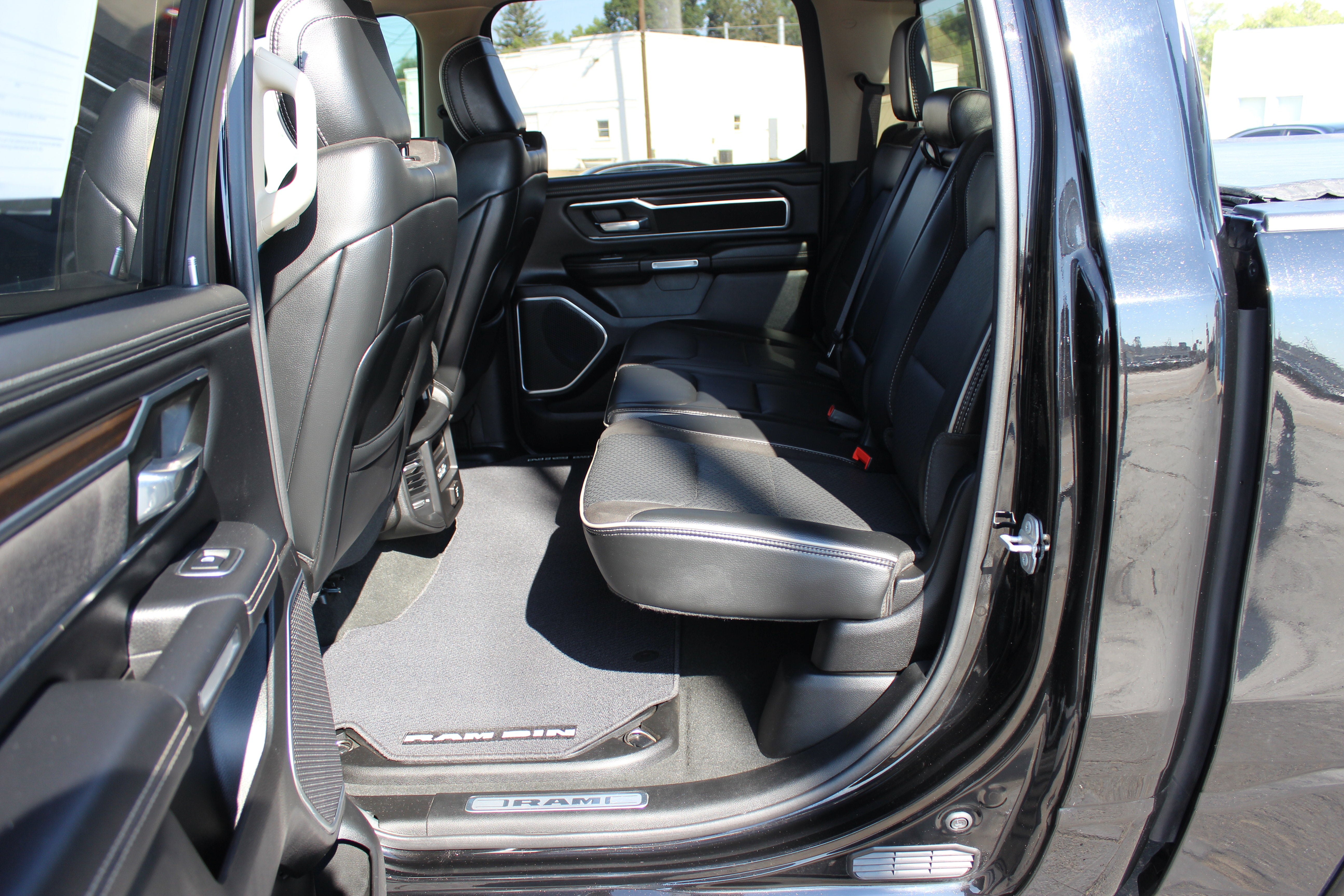 2021 RAM 1500 Laramie Crew Cab 4x4 5'7' Box