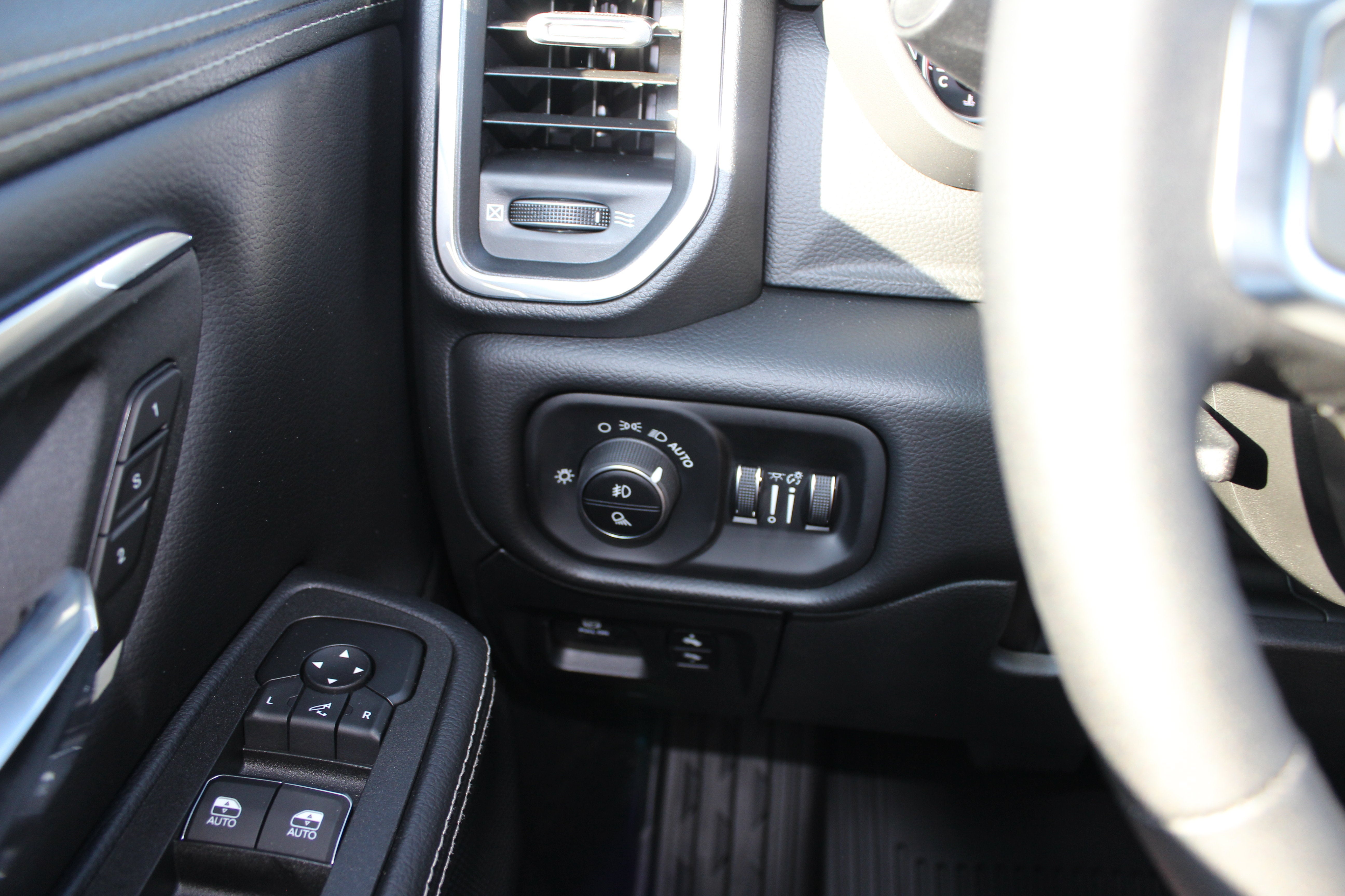 2027 RAM Ram 1500 RAM 1500 LARAMIE CREW CAB 4X4 5'7' BOX
