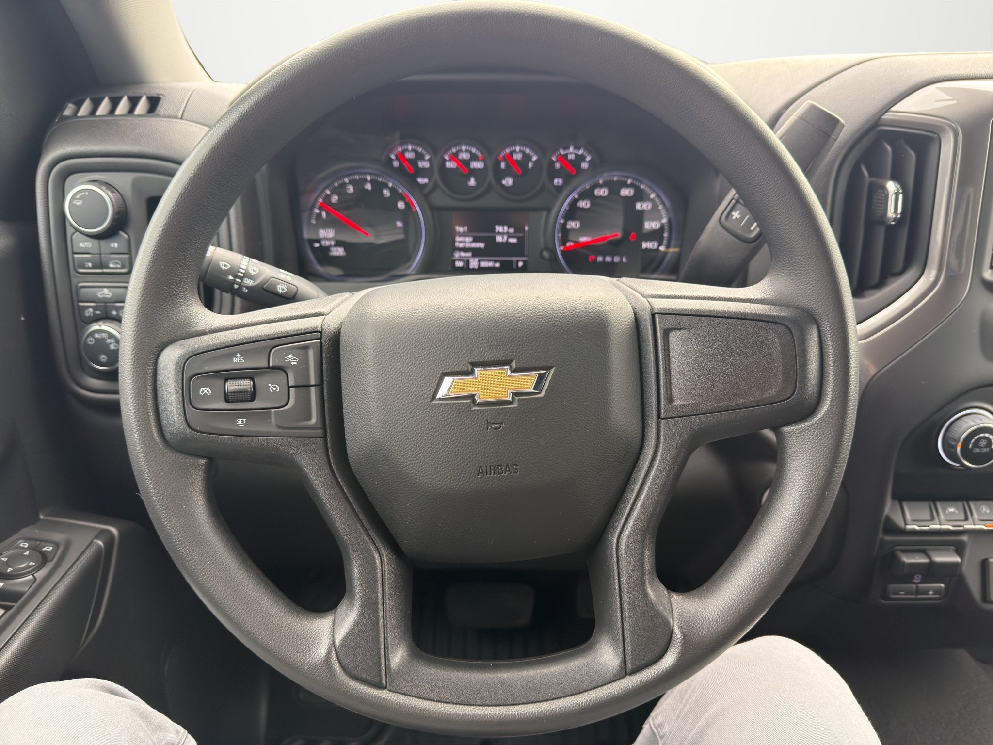 2023 Chevrolet Silverado 1500 4WD Crew Cab Short Bed Custom