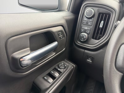 2023 Chevrolet Silverado 1500 4WD Crew Cab Short Bed Custom