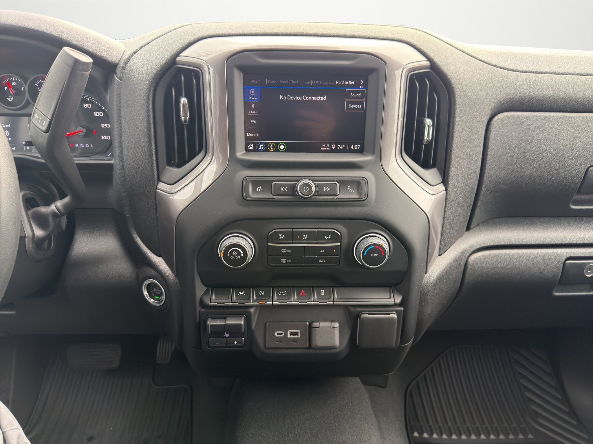 2023 Chevrolet Silverado 1500 4WD Crew Cab Short Bed Custom