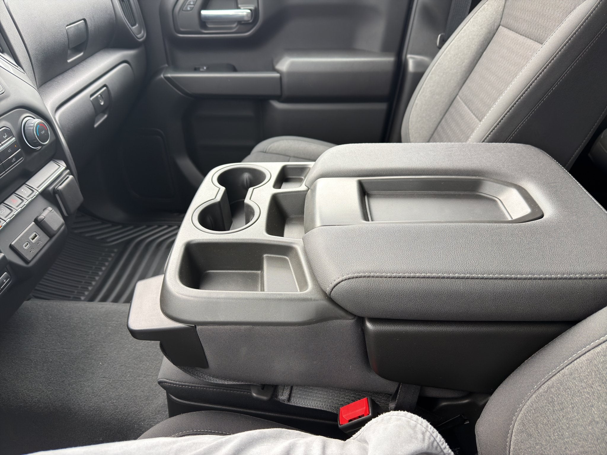 2023 Chevrolet Silverado 1500 4WD Crew Cab Short Bed Custom