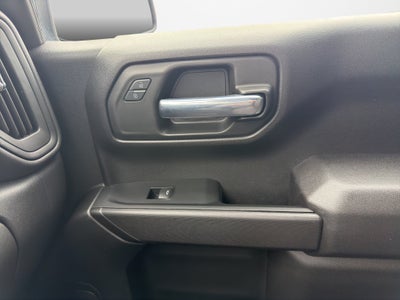 2023 Chevrolet Silverado 1500 4WD Crew Cab Short Bed Custom
