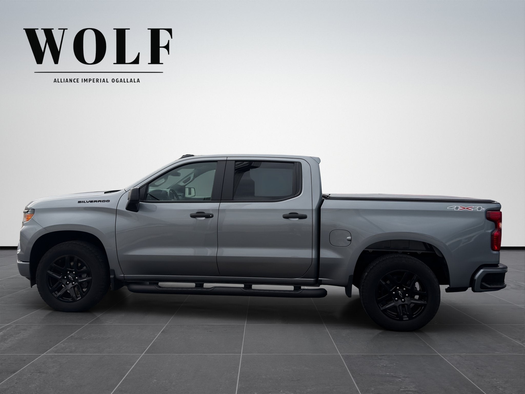 2023 Chevrolet Silverado 1500 4WD Crew Cab Short Bed Custom