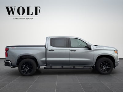 2023 Chevrolet Silverado 1500 4WD Crew Cab Short Bed Custom