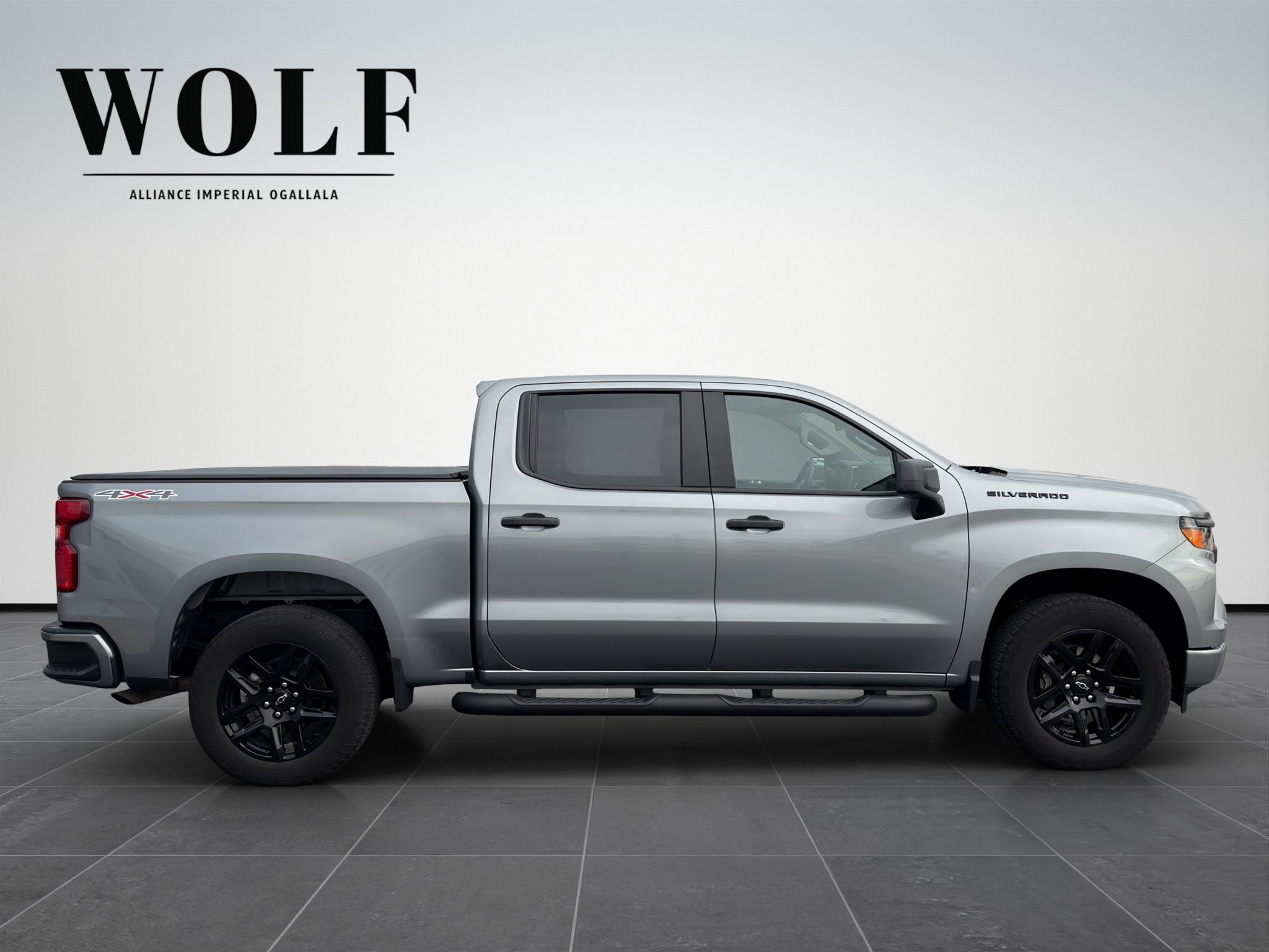 2023 Chevrolet Silverado 1500 4WD Crew Cab Short Bed Custom